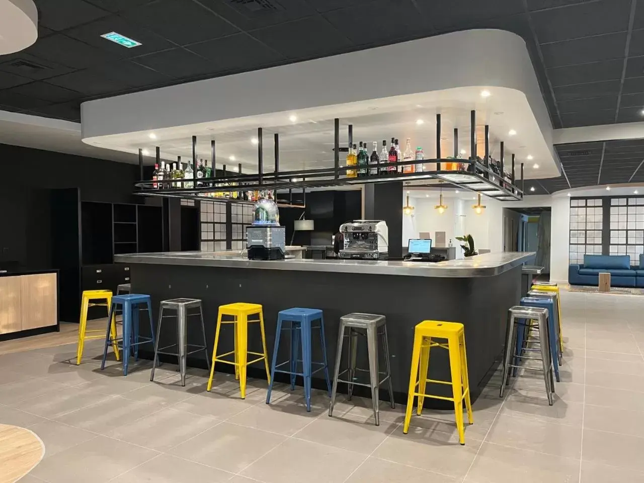 Lounge or bar, Lounge/Bar in Campanile Perpignan Aéroport