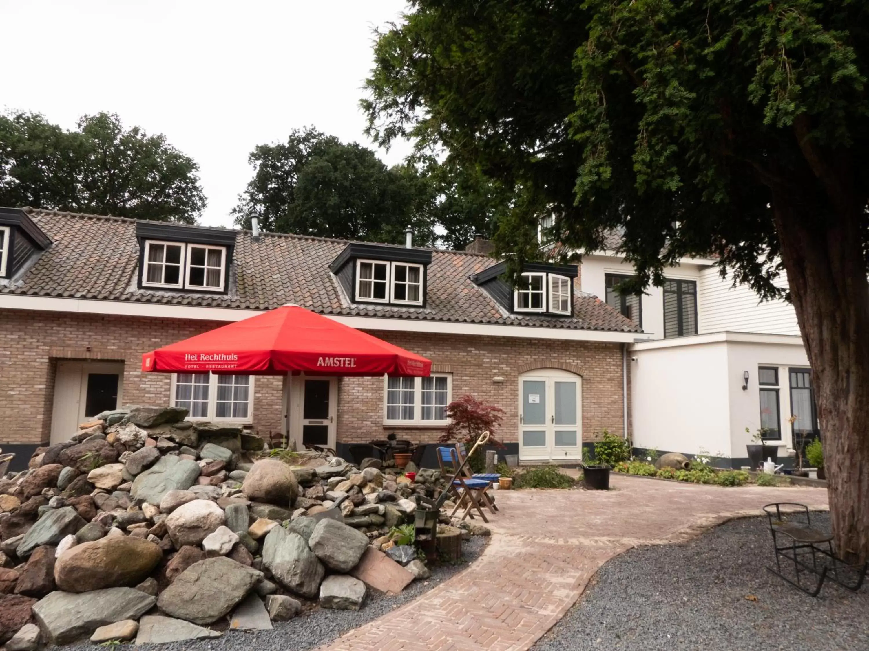 Garden view, Property Building in Hotel-Restaurant Het Rechthuis