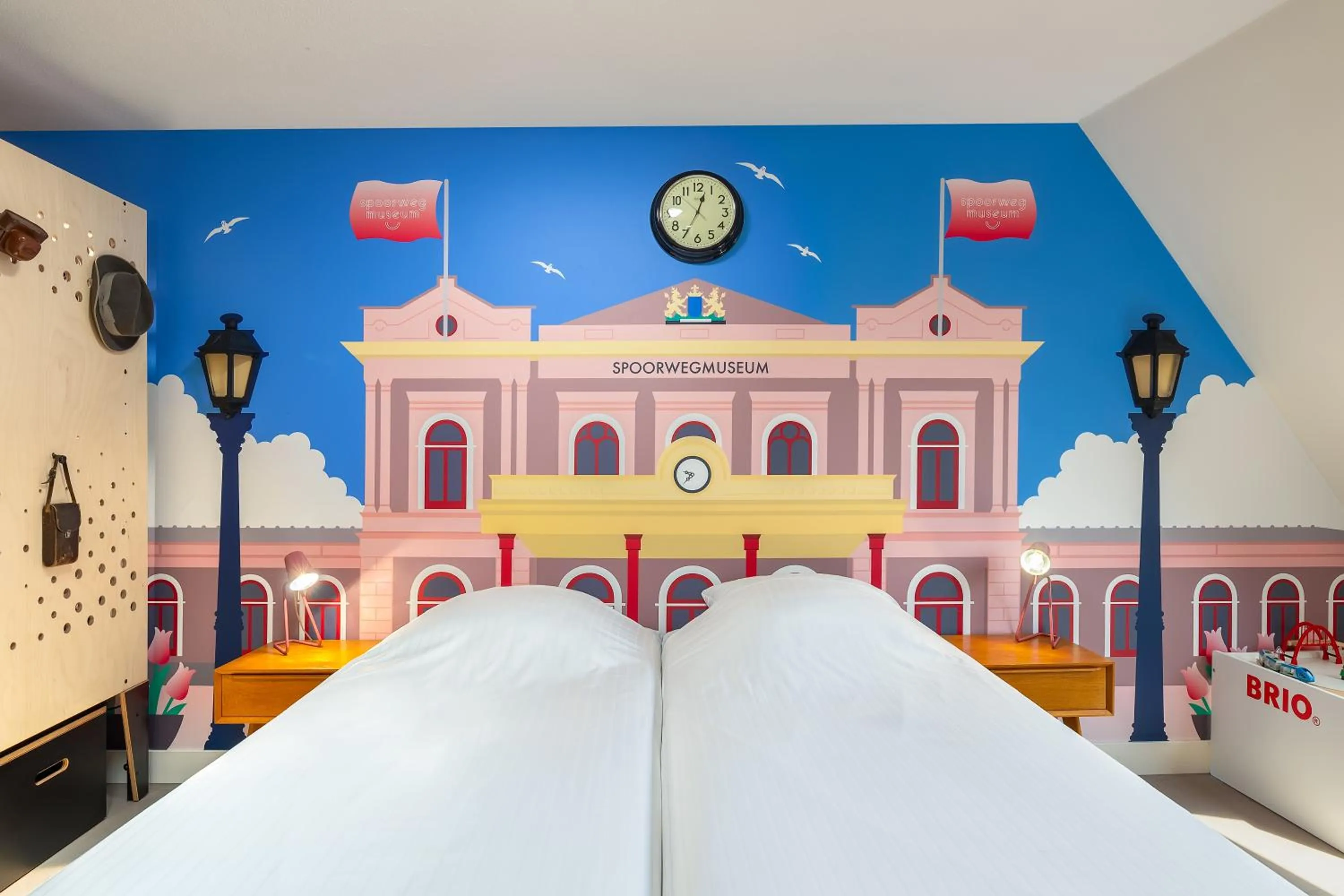 Decorative detail, Bed in Stayokay Hostel Utrecht Centrum