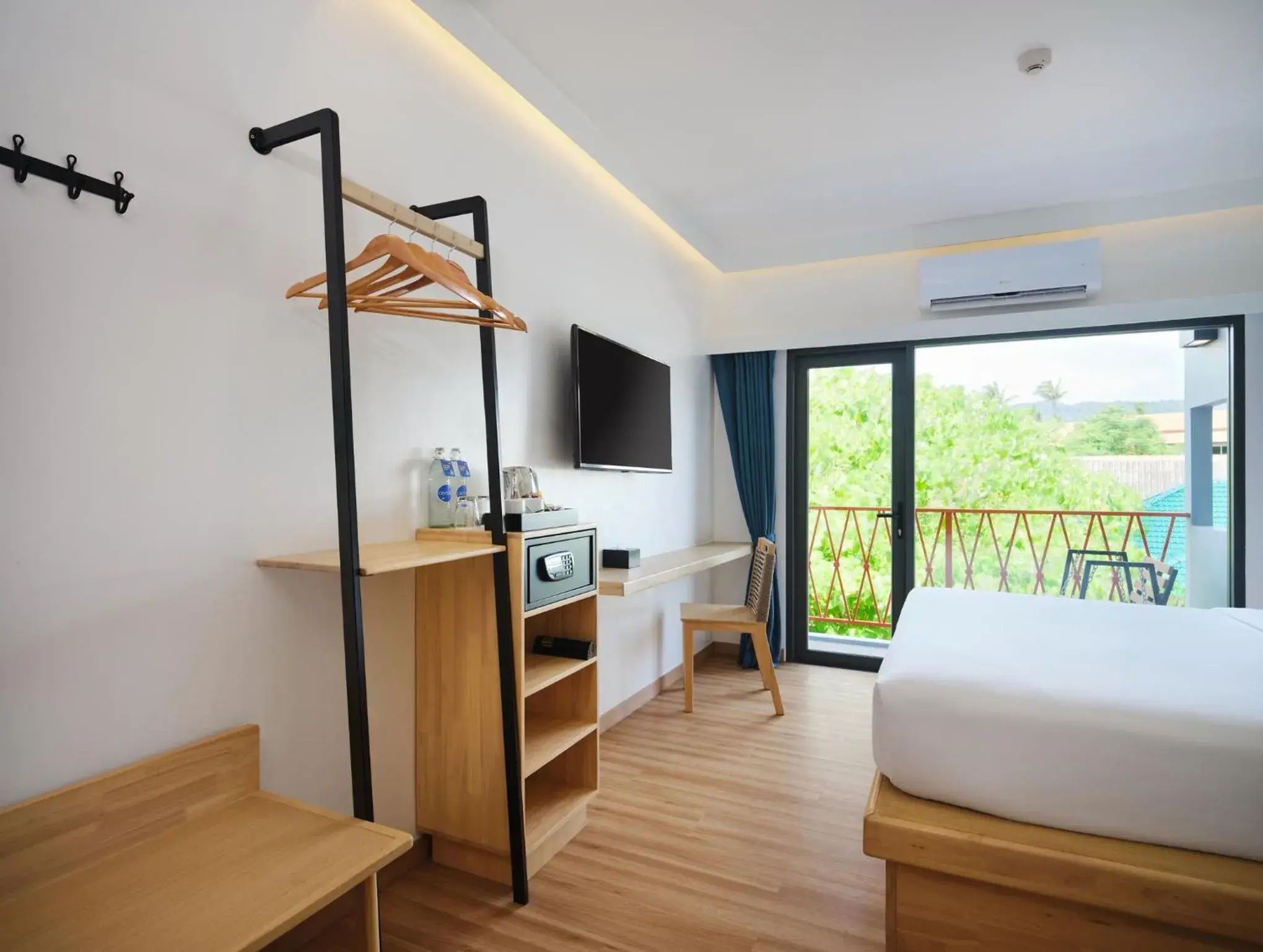 TV and multimedia, TV/Entertainment Center in Lub d Koh Samui Chaweng Beach - SHA Extra Plus