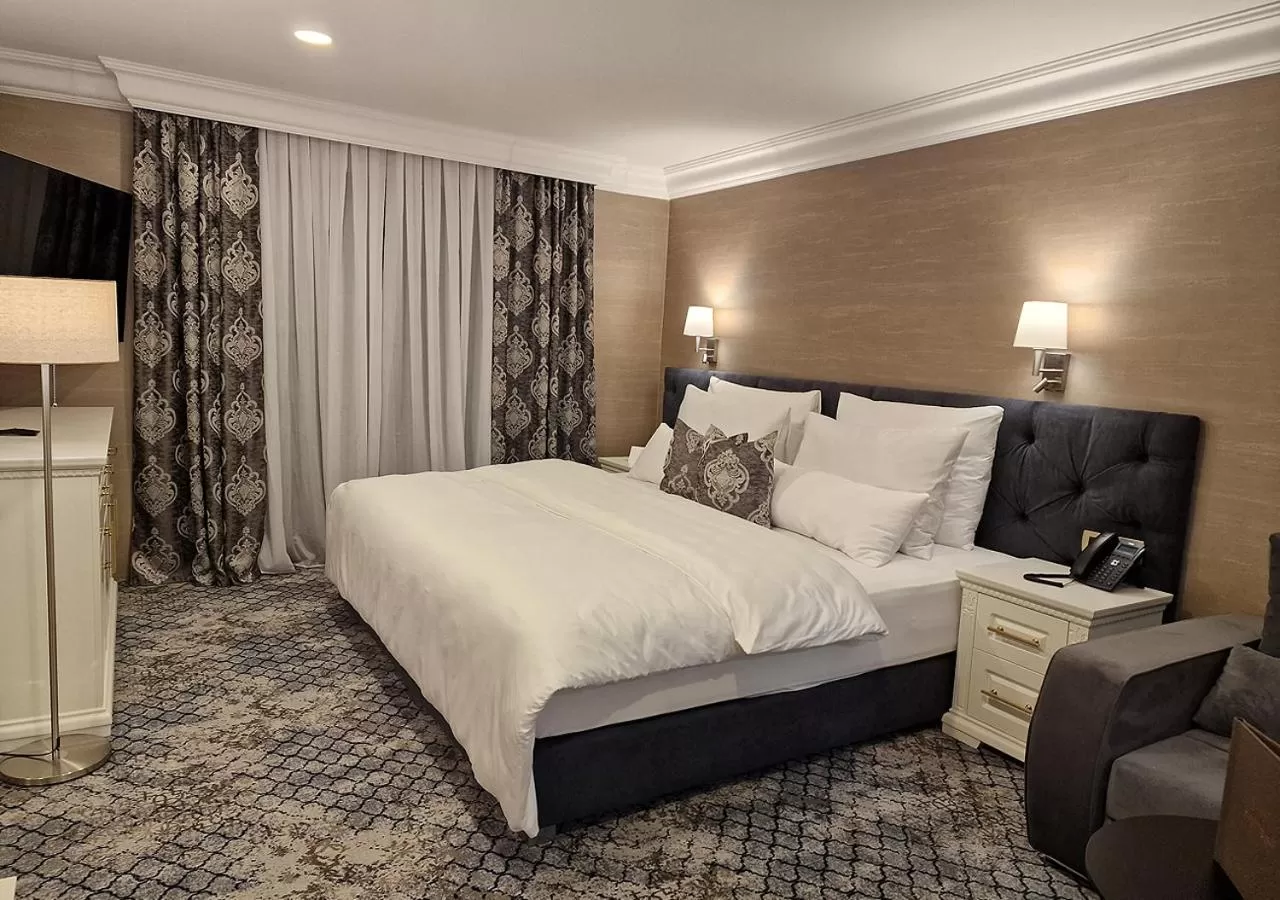 Royal King Room in Boutique Hotel Bora & Villas Garamm