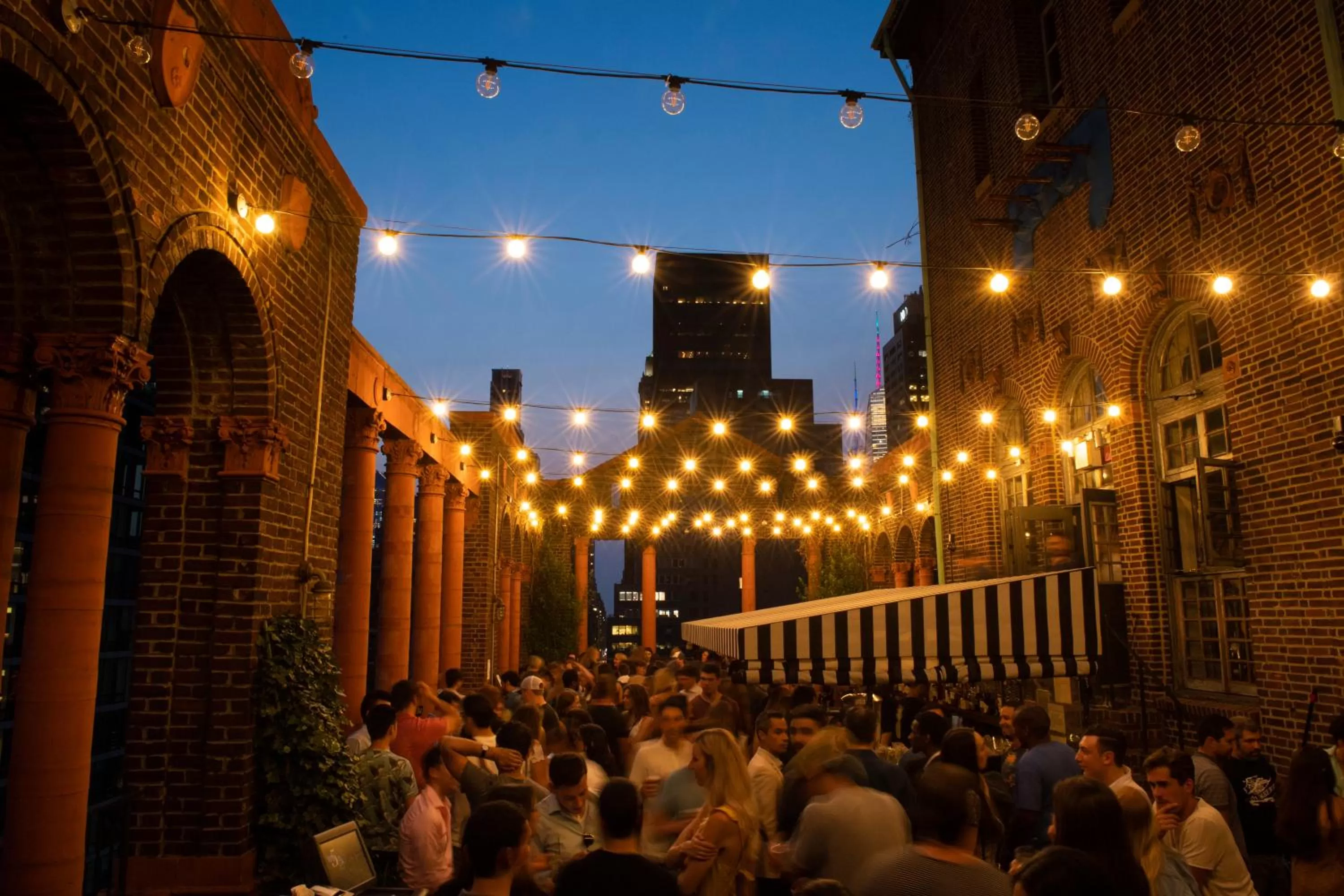 Lounge or bar in Pod 39