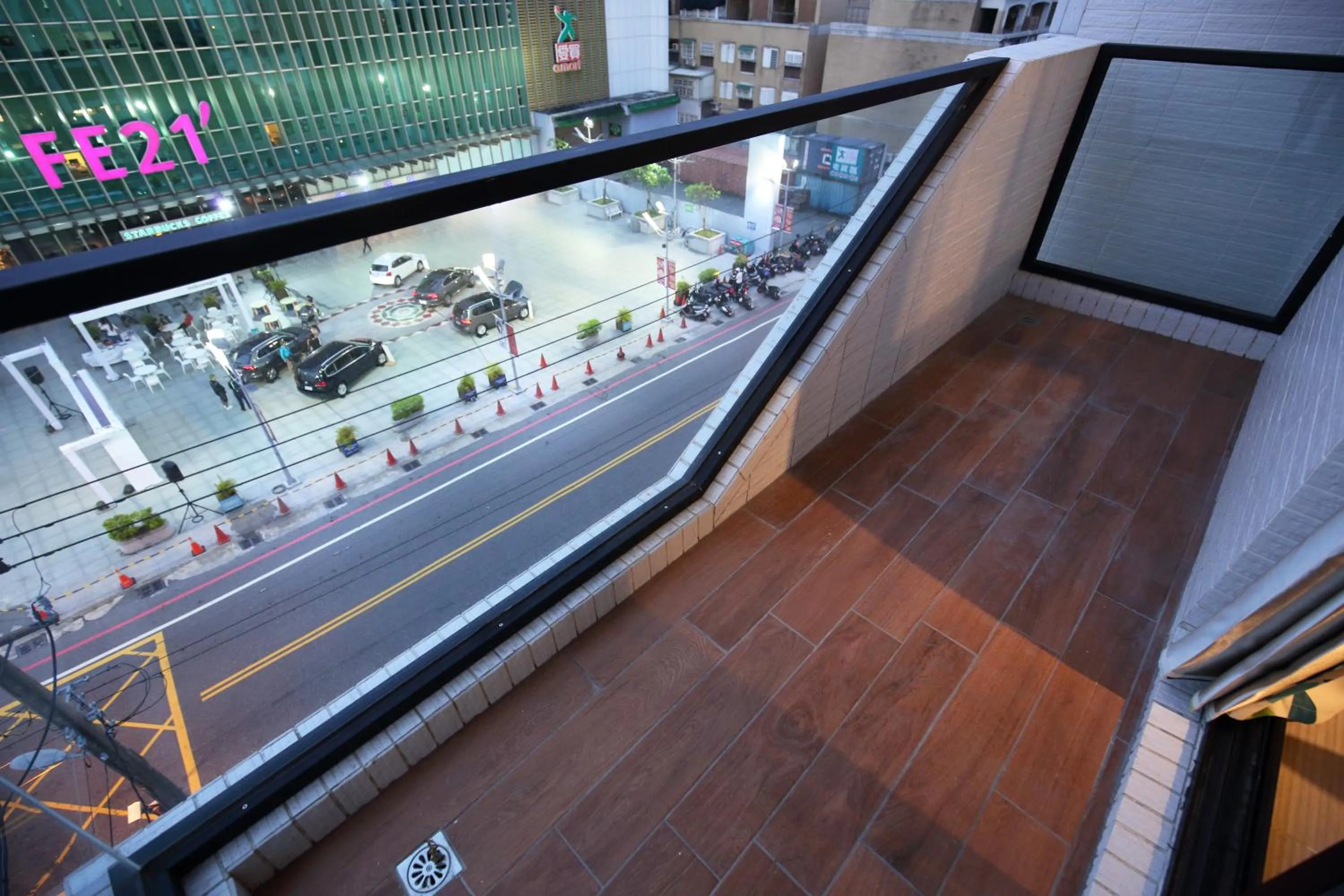 指南針民宿2178 & 工殿民宿2182