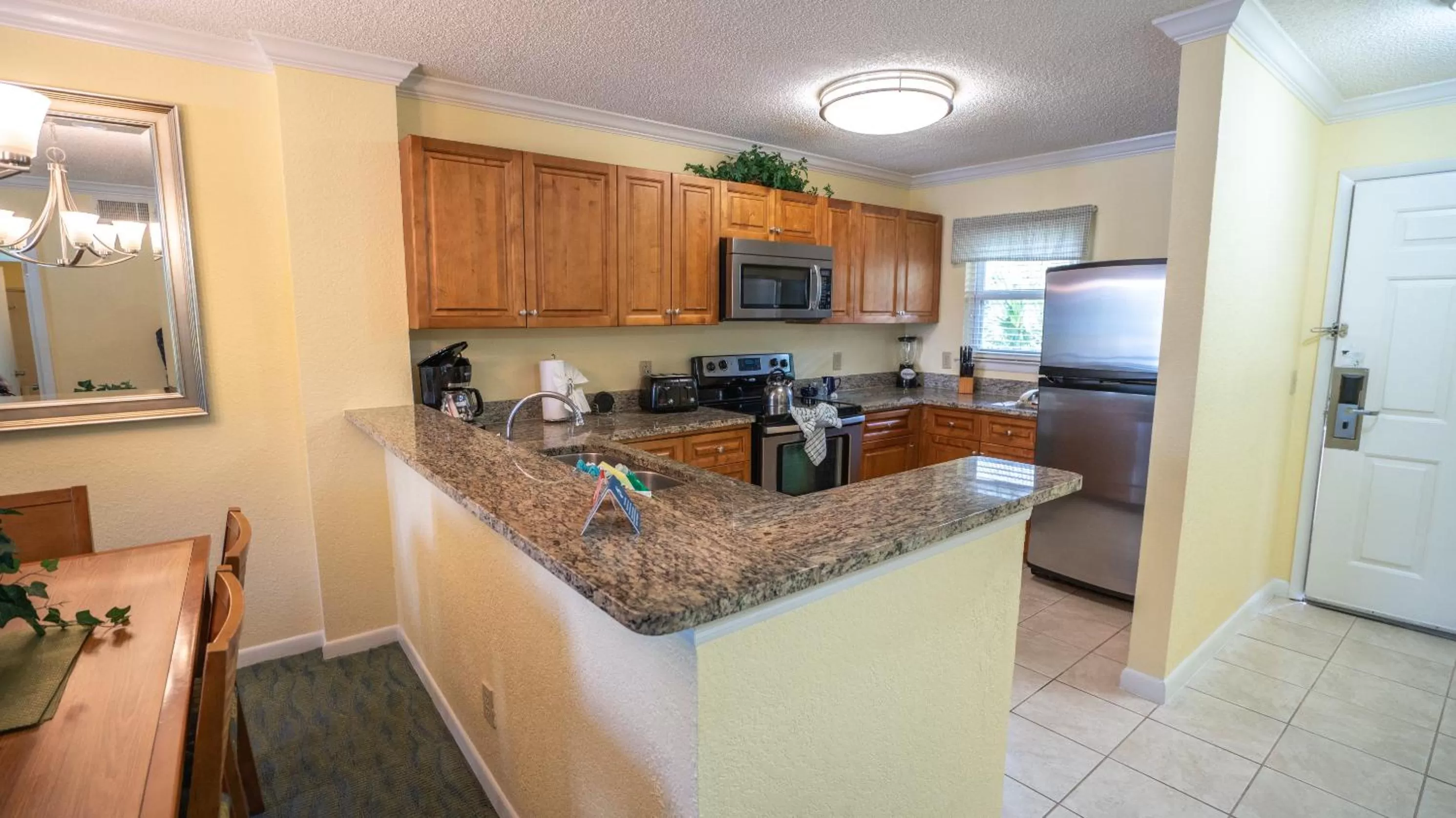Kitchen or kitchenette in Blue Tree Resort at Lake Buena Vista