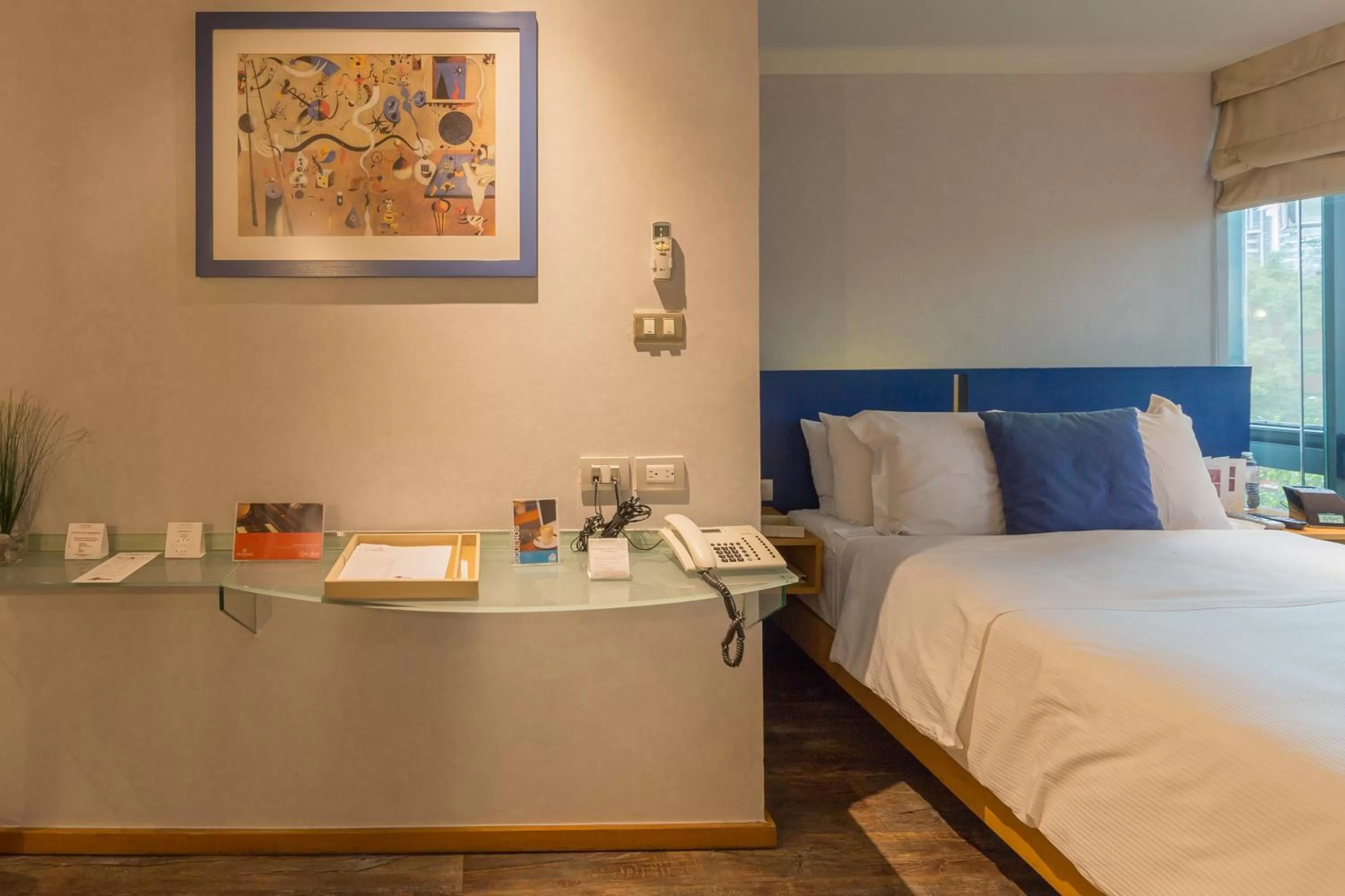 Bed in Suites Contempo