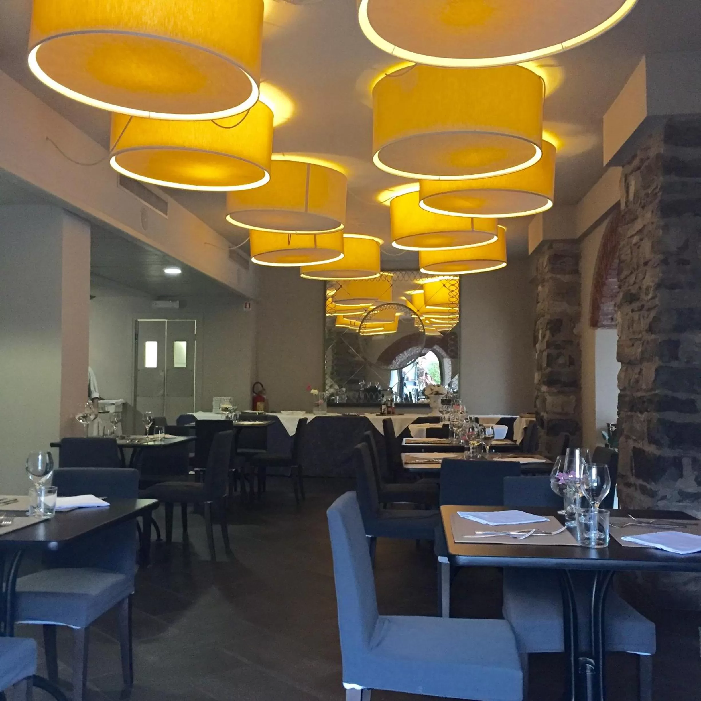 Restaurant/places to eat in Lizard Hotel