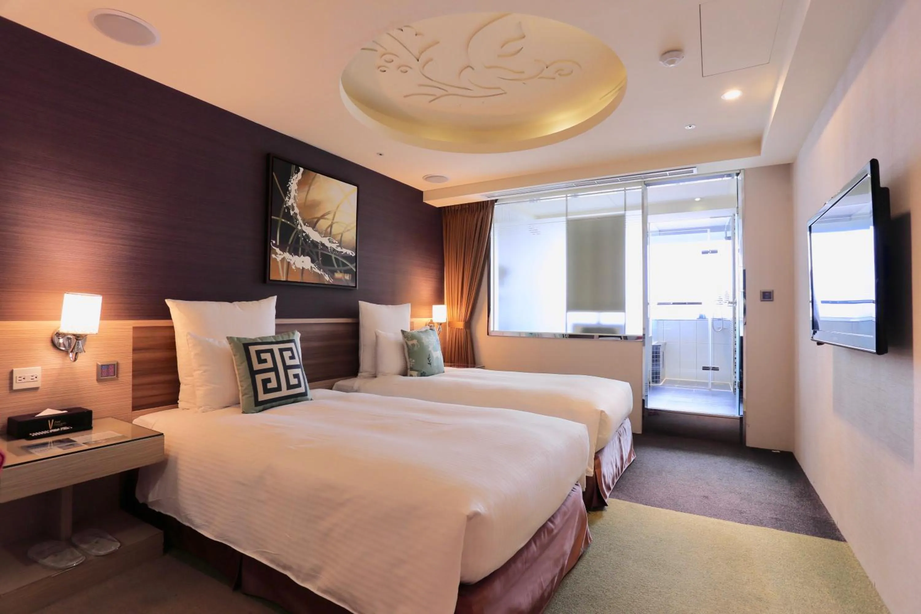 Photo of the whole room, Bed in V-one Vogue Hotel