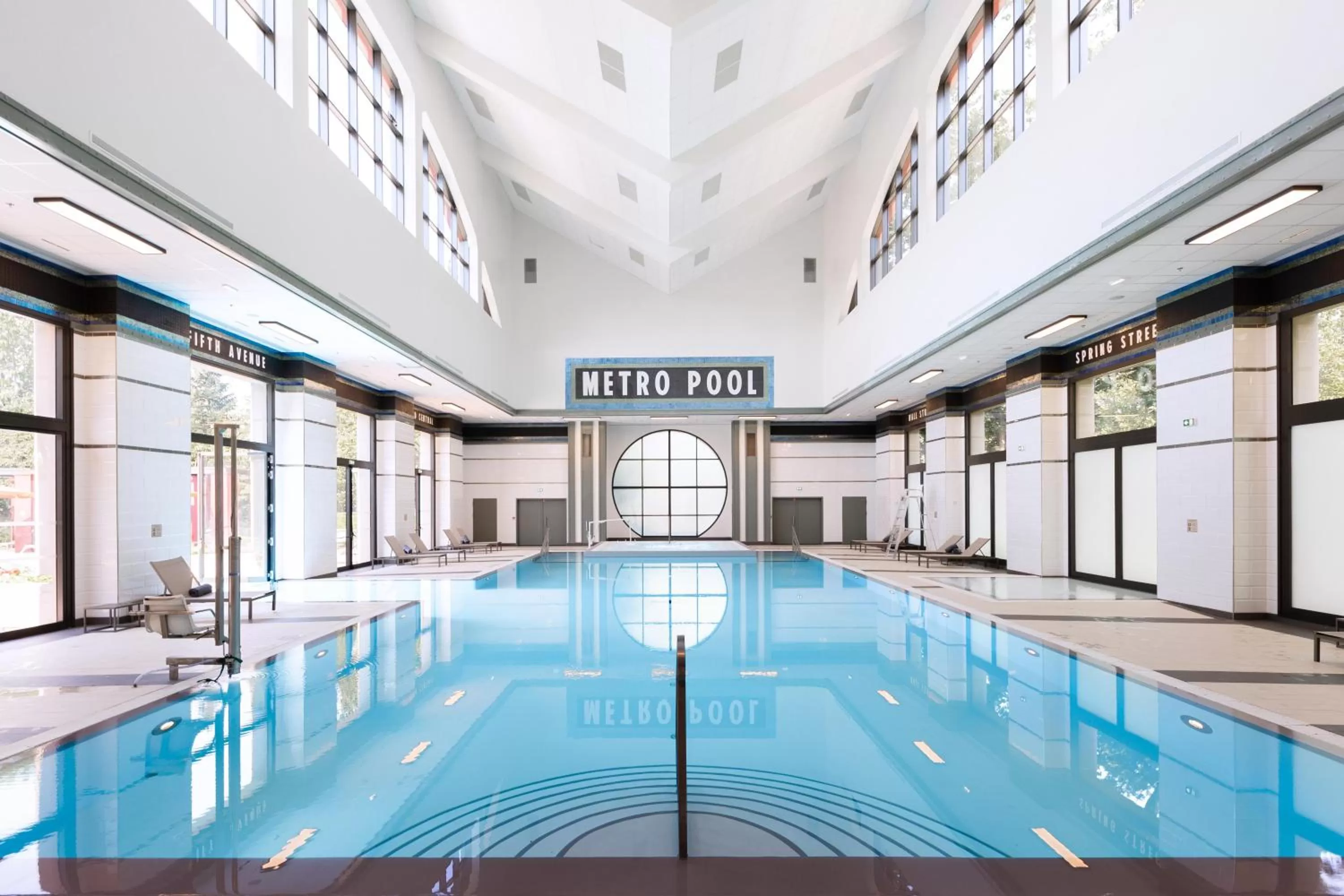 Swimming pool in Disney Hotel New York - The Art of Marvel