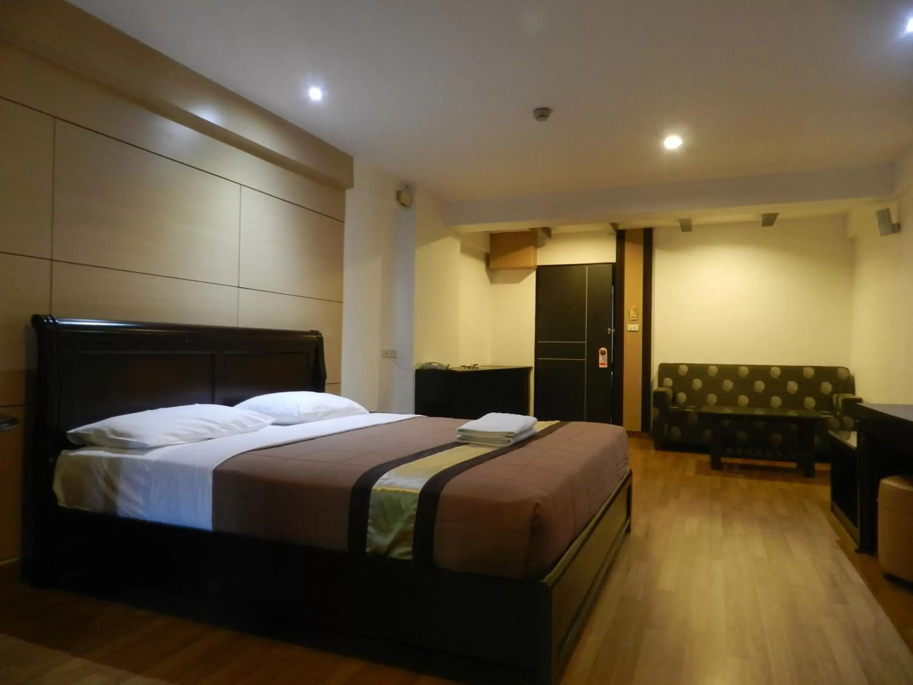 Property building, Bed in Nanatai Suites