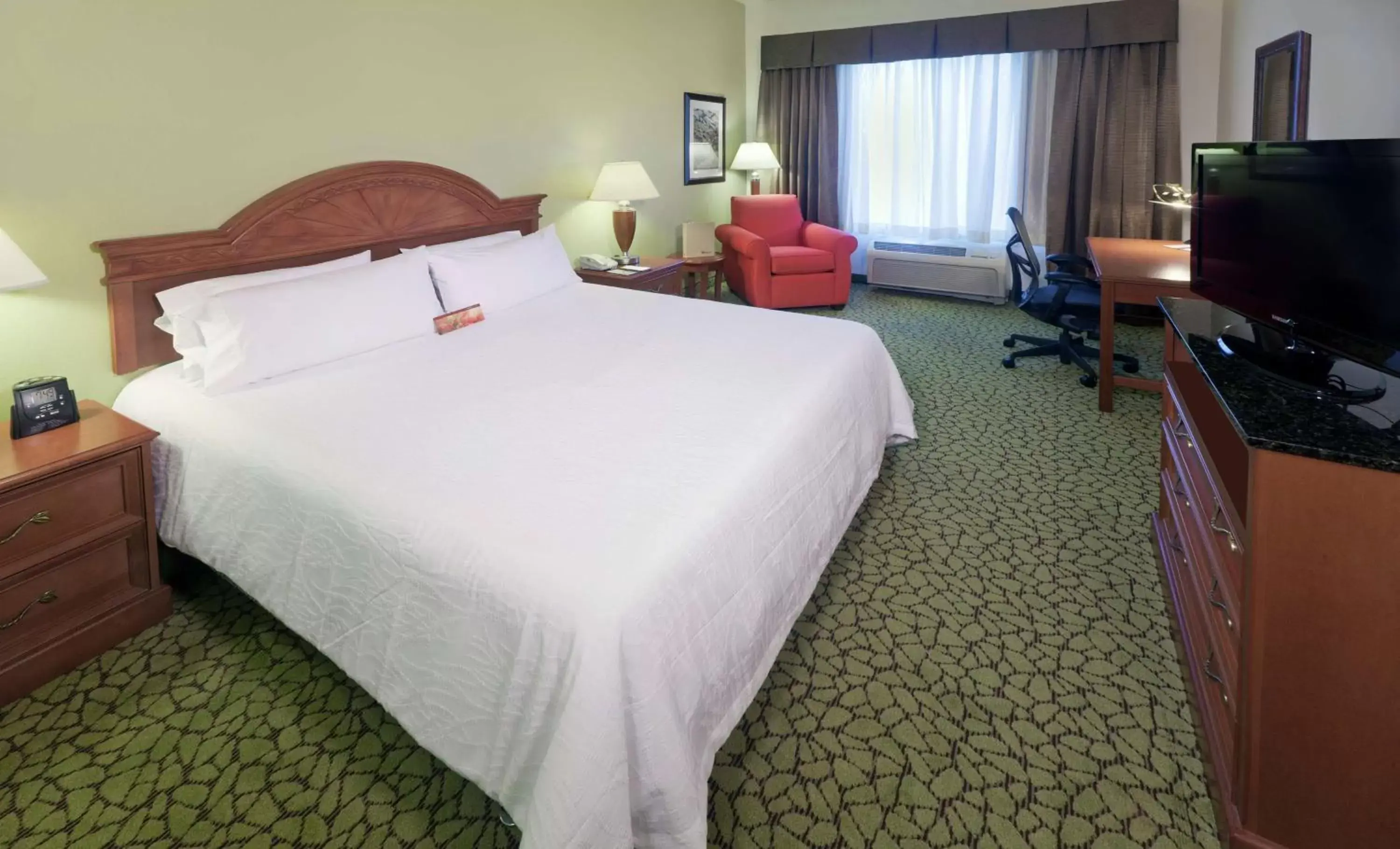 Bedroom, Bed in Hilton Garden Inn Ontario Rancho Cucamonga