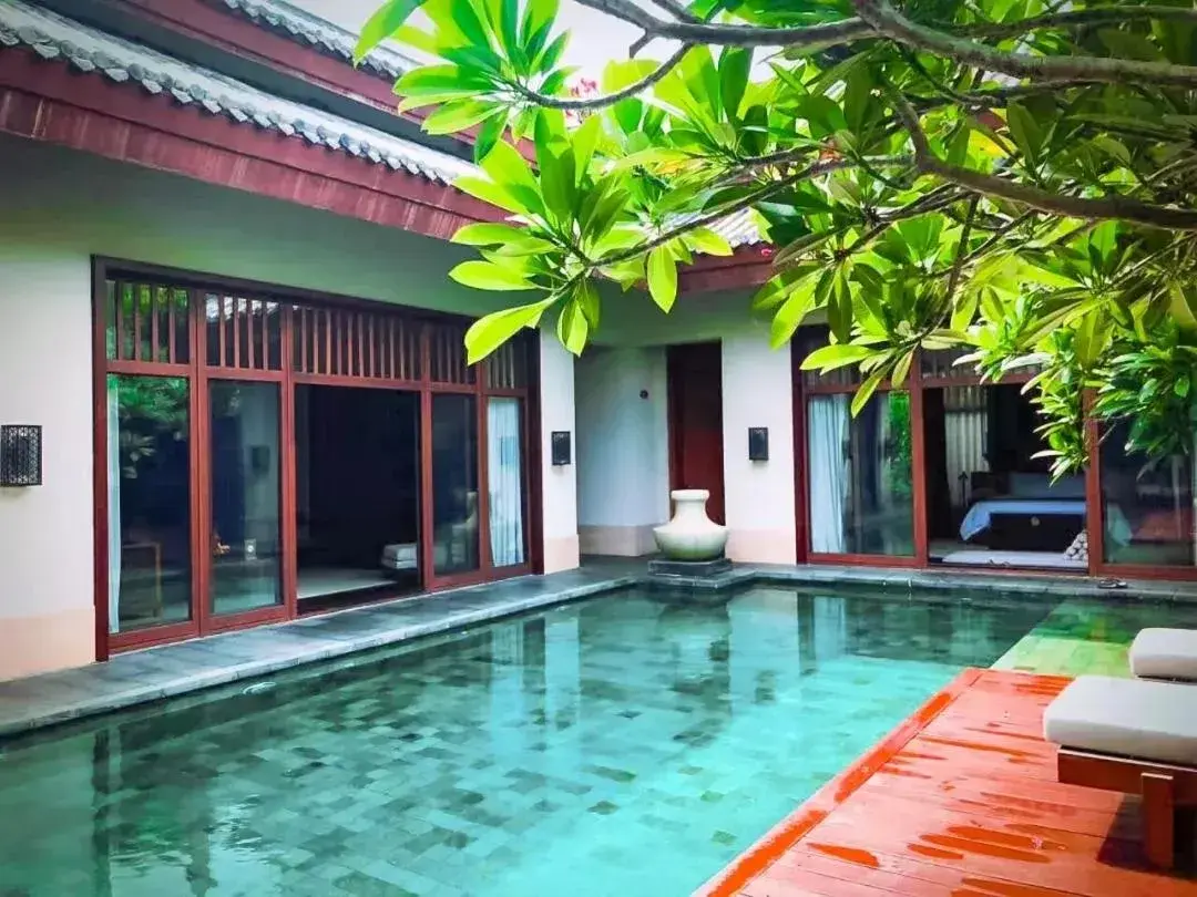 Property building, Swimming Pool in LUHUITOU Sanya Resort