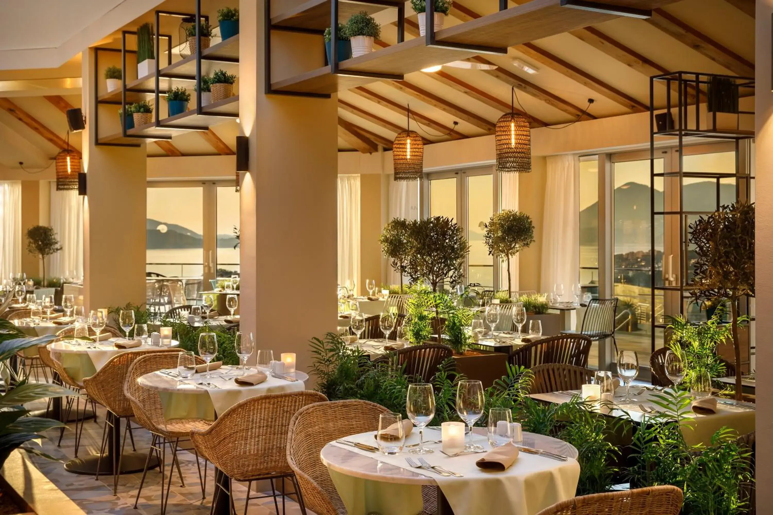 Restaurant/Places to Eat in Valamar Argosy Hotel
