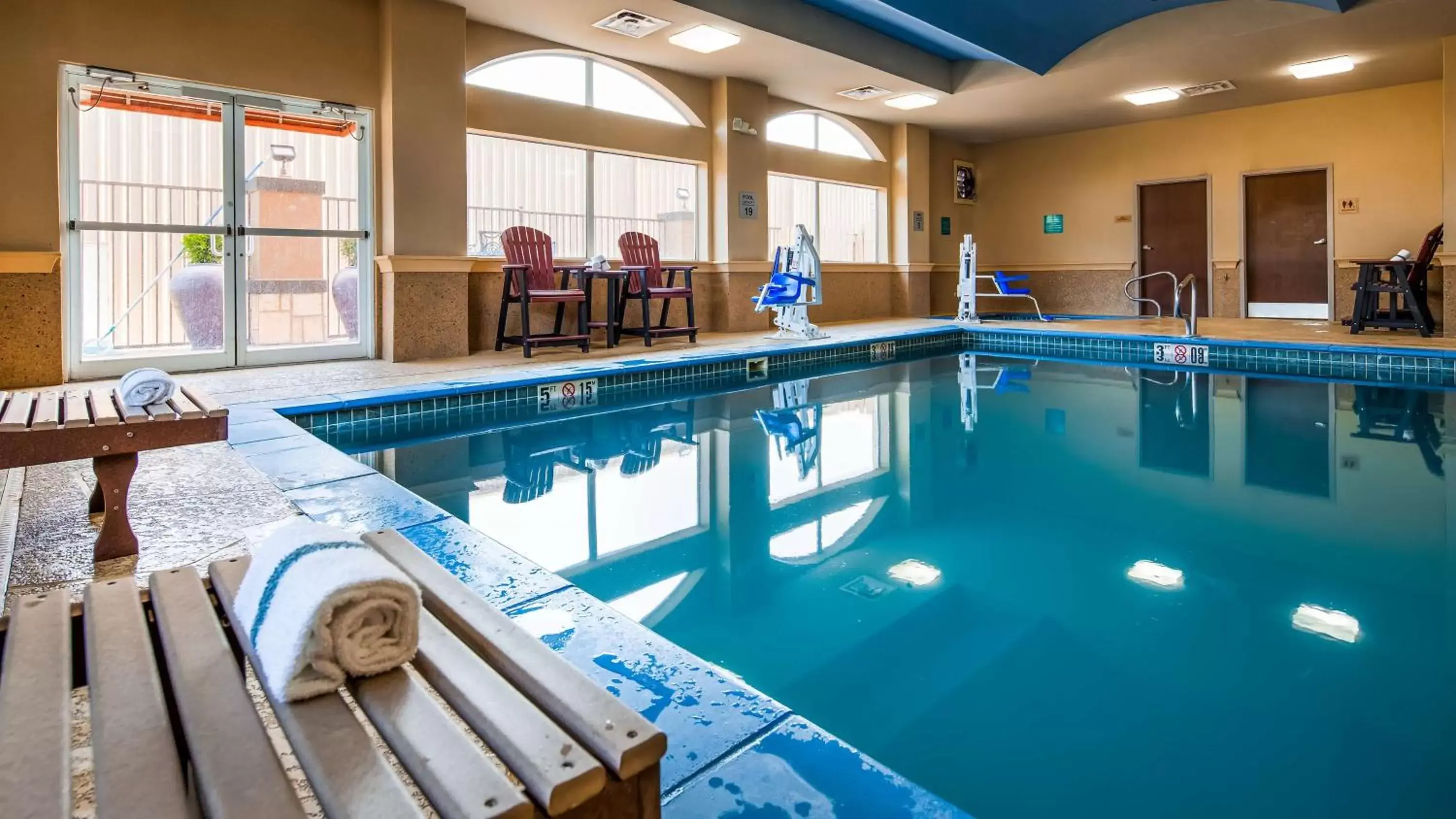 On site, Swimming Pool in Best Western Plus JFK Inn & Suites