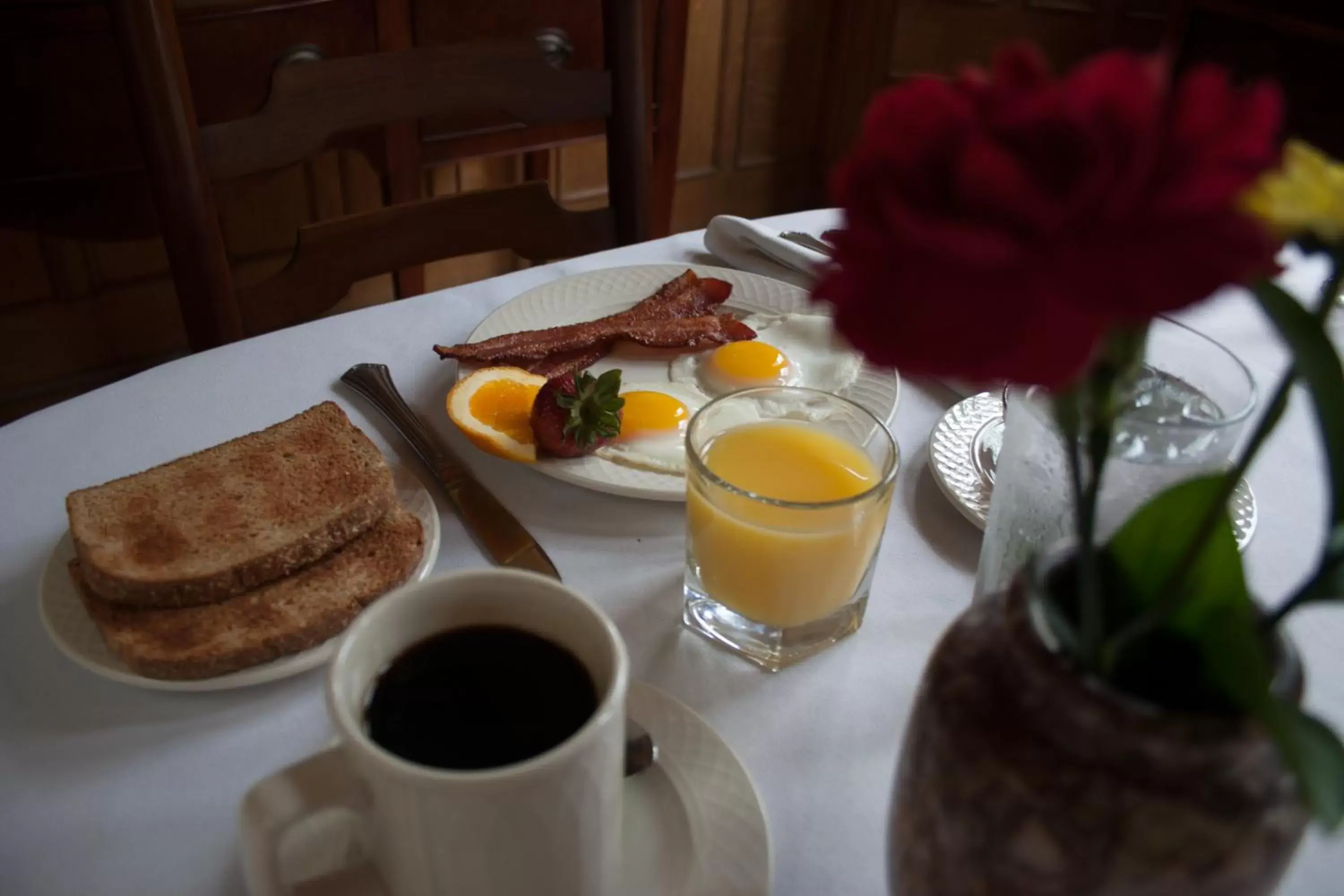 Food, Breakfast in Showers Inn