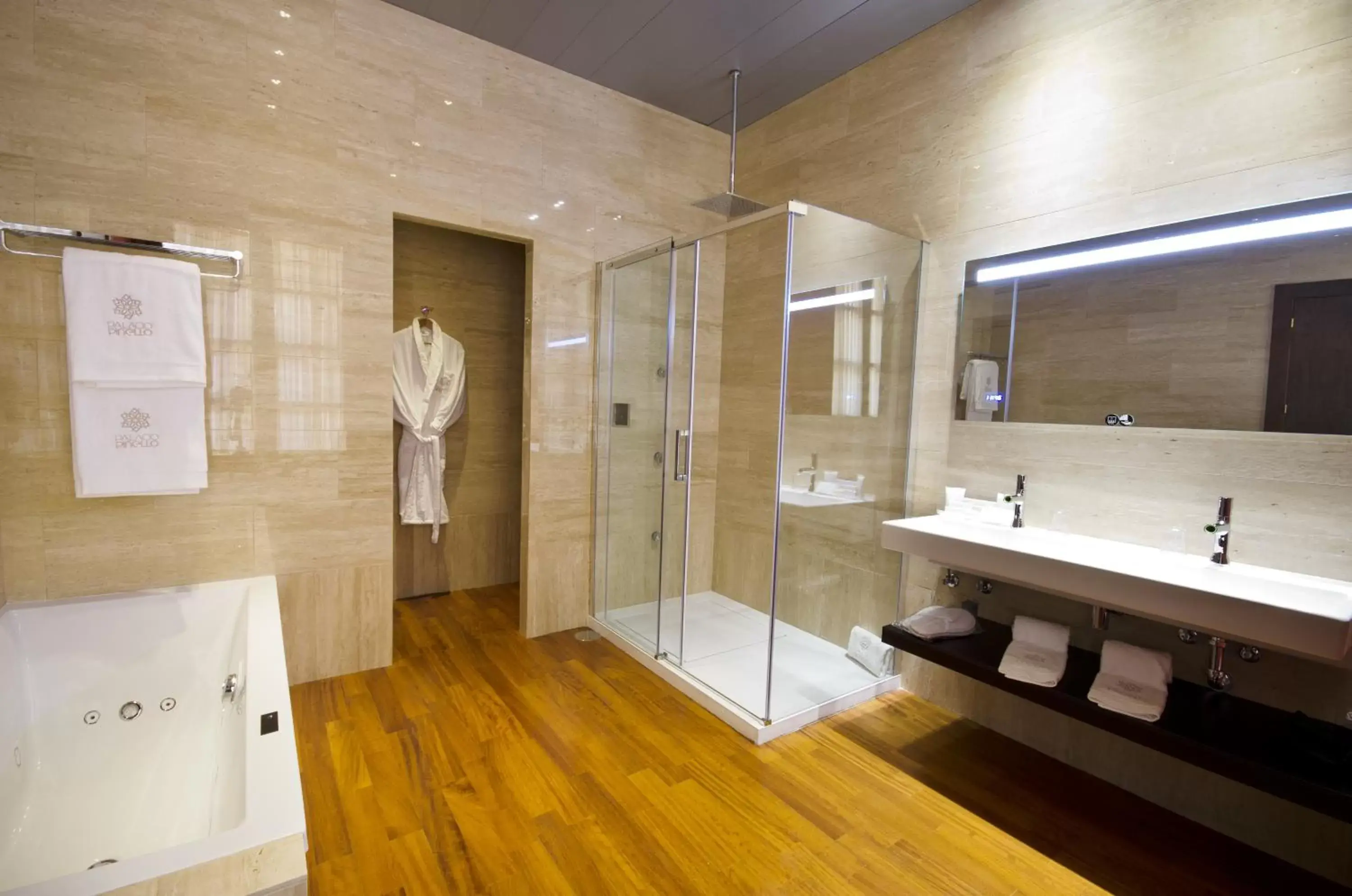 Shower, Bathroom in Palacio Pinello