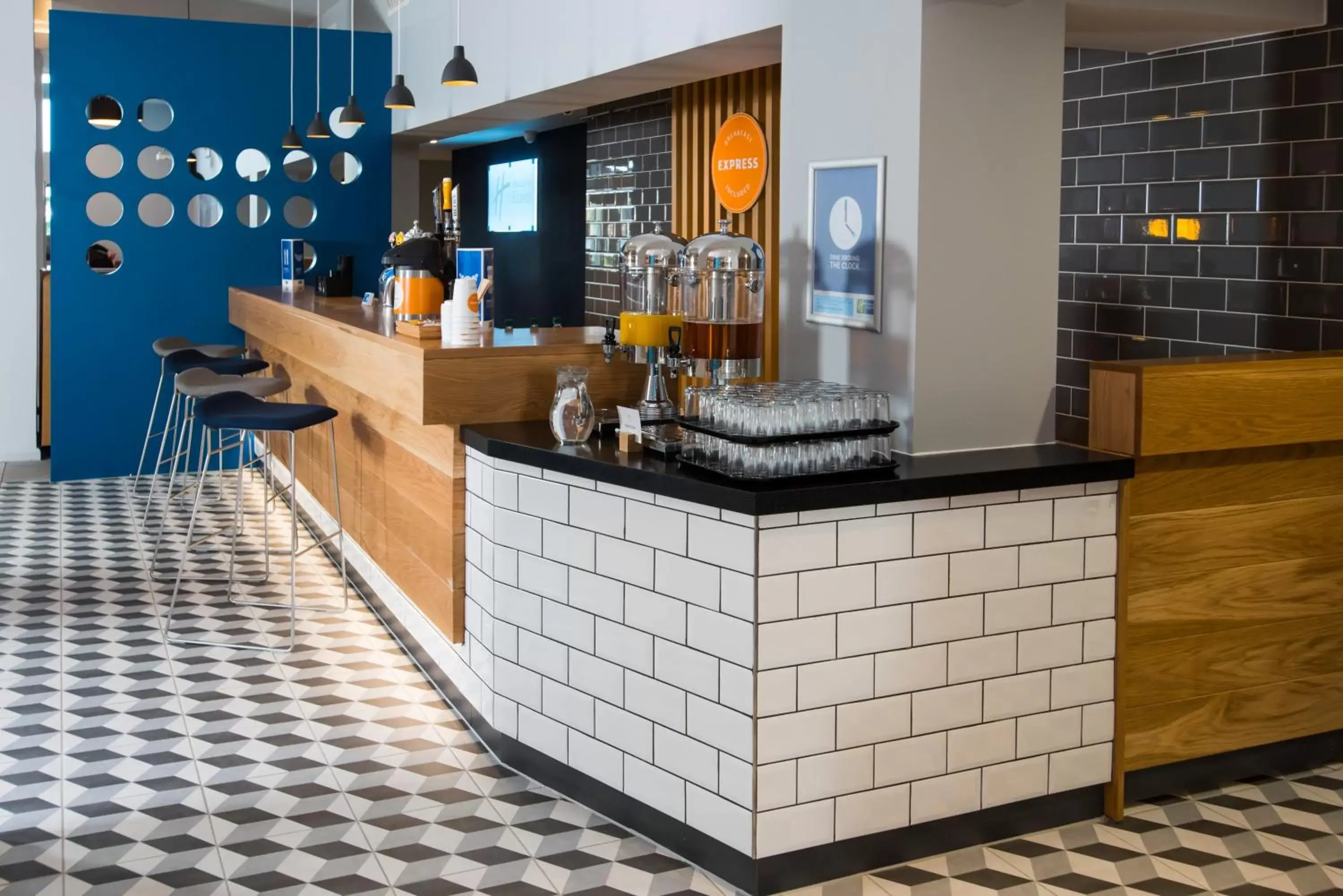 Breakfast in Holiday Inn Express Portsmouth – North by IHG Breakfast in Holiday Inn Express Portsmouth – North by IHG