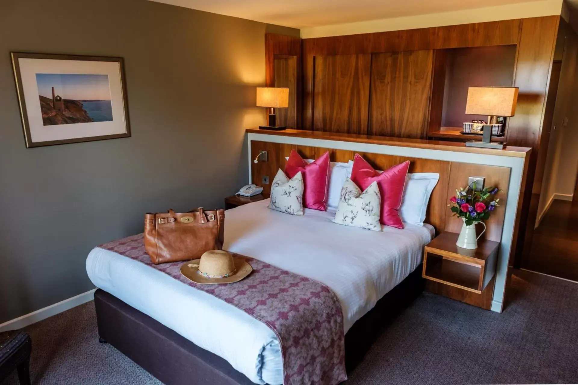 Bedroom, Bed in Lanhydrock Hotel & Golf Club