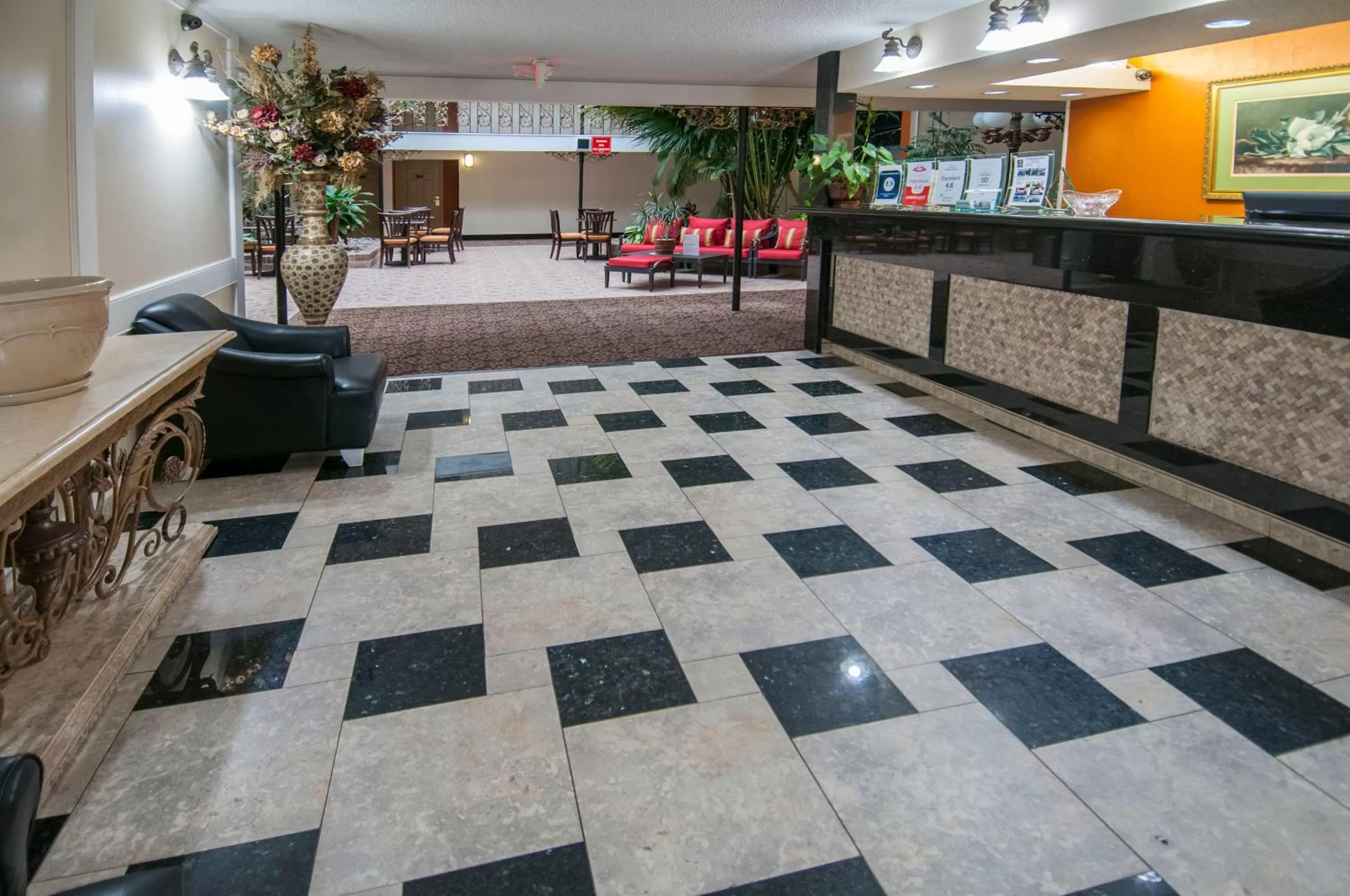 Lobby or reception in Governors Suites Hotel Oklahoma City Airport Area