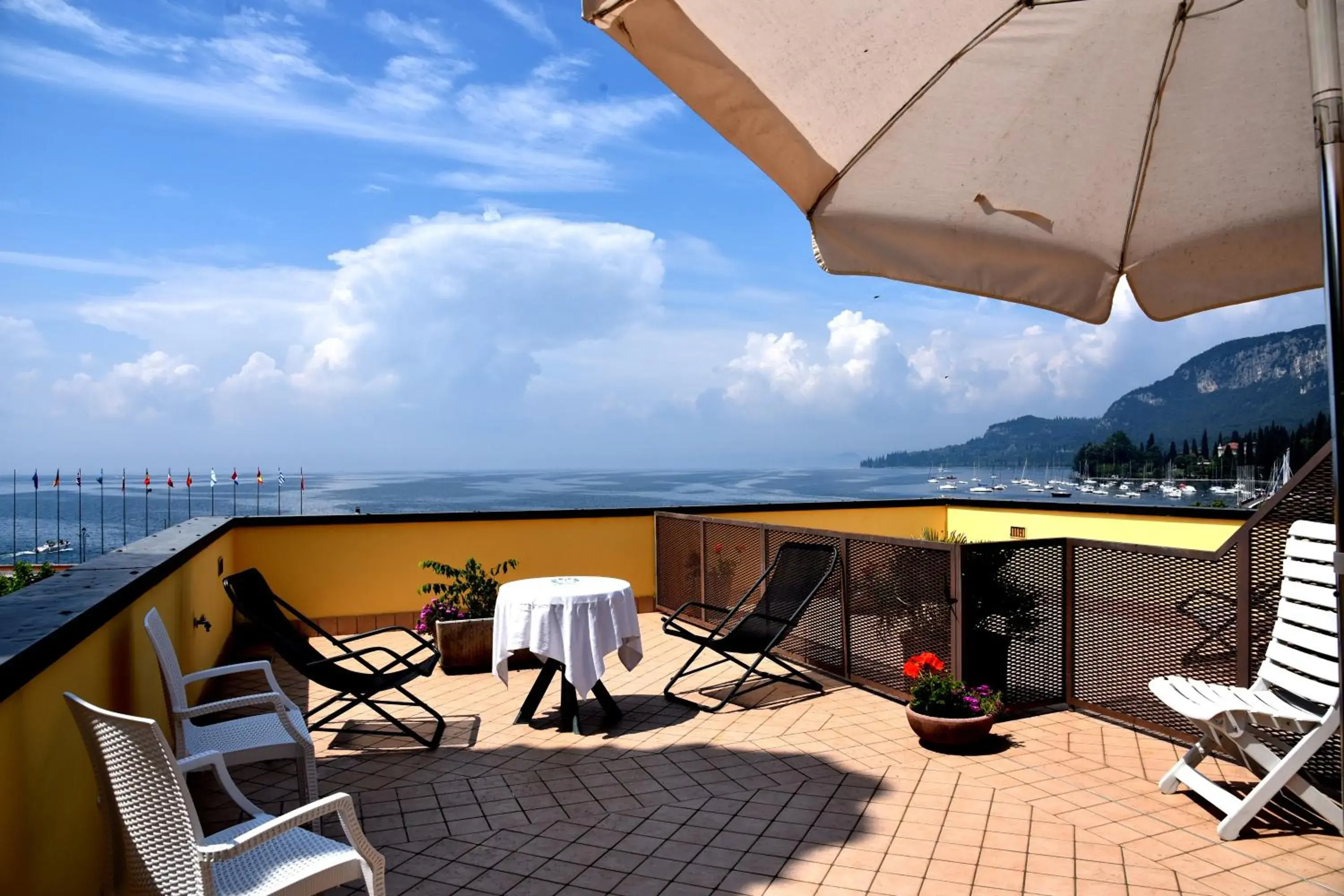 Balcony/Terrace in Hotel Ristorante Miralago