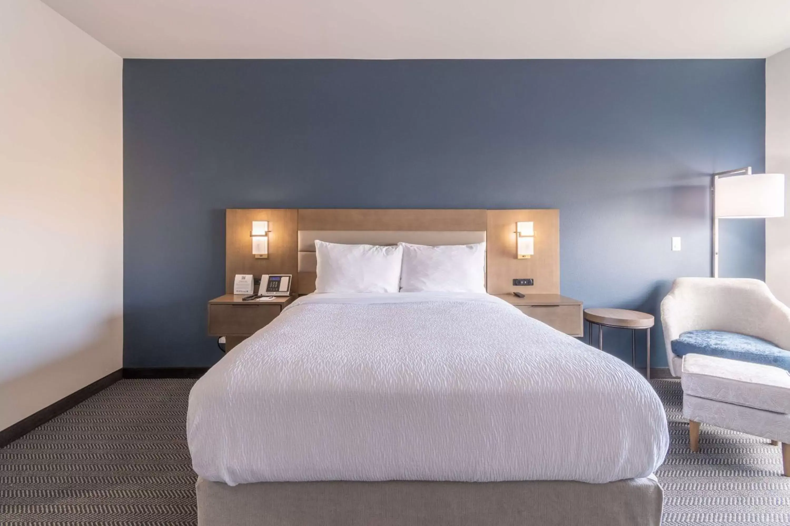 Queen Room in Best Western Plus Tacoma Hotel Queen Room in Best Western Plus Tacoma Hotel