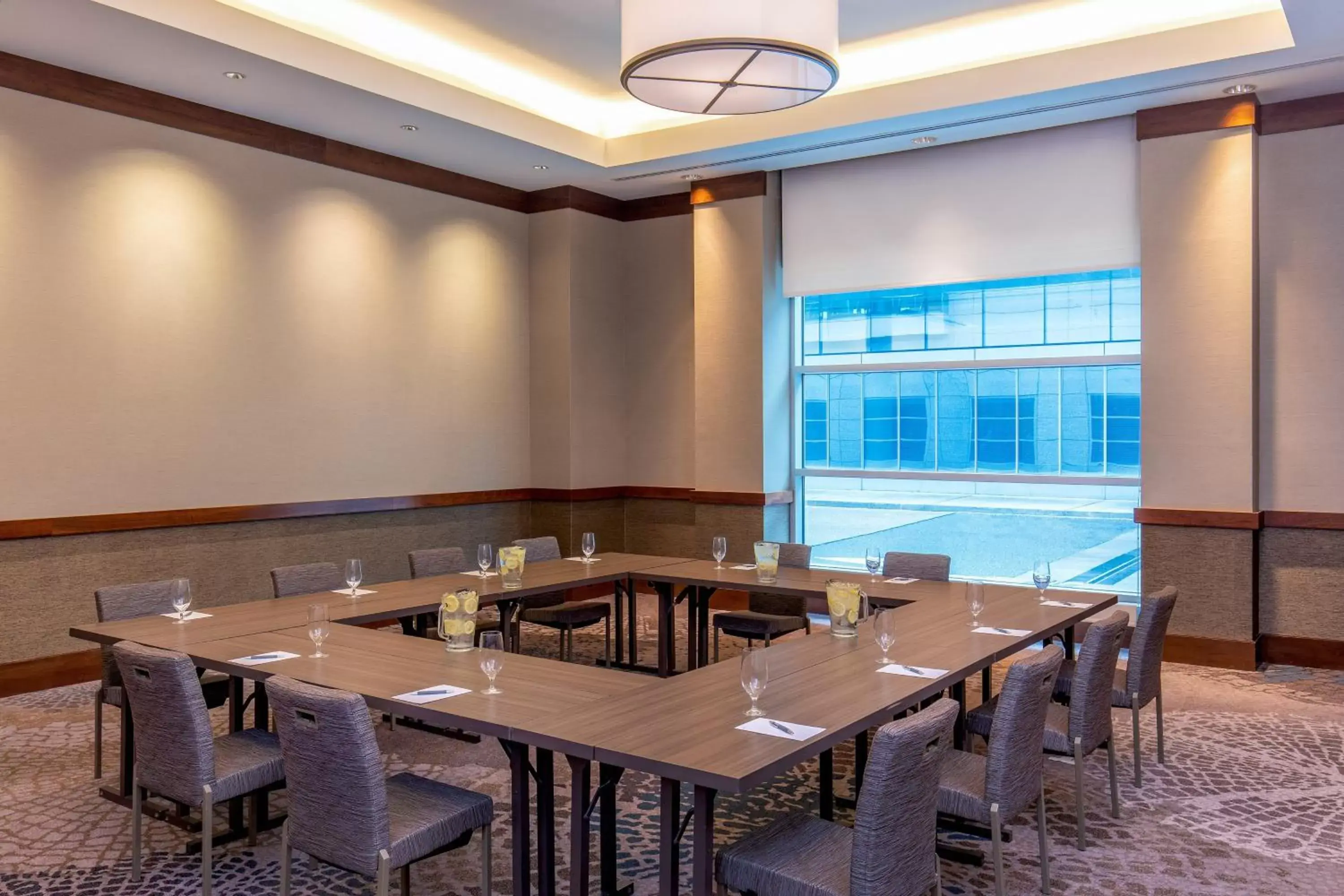 Meeting/conference room, Restaurant/Places to Eat in The Westin Boston Seaport District