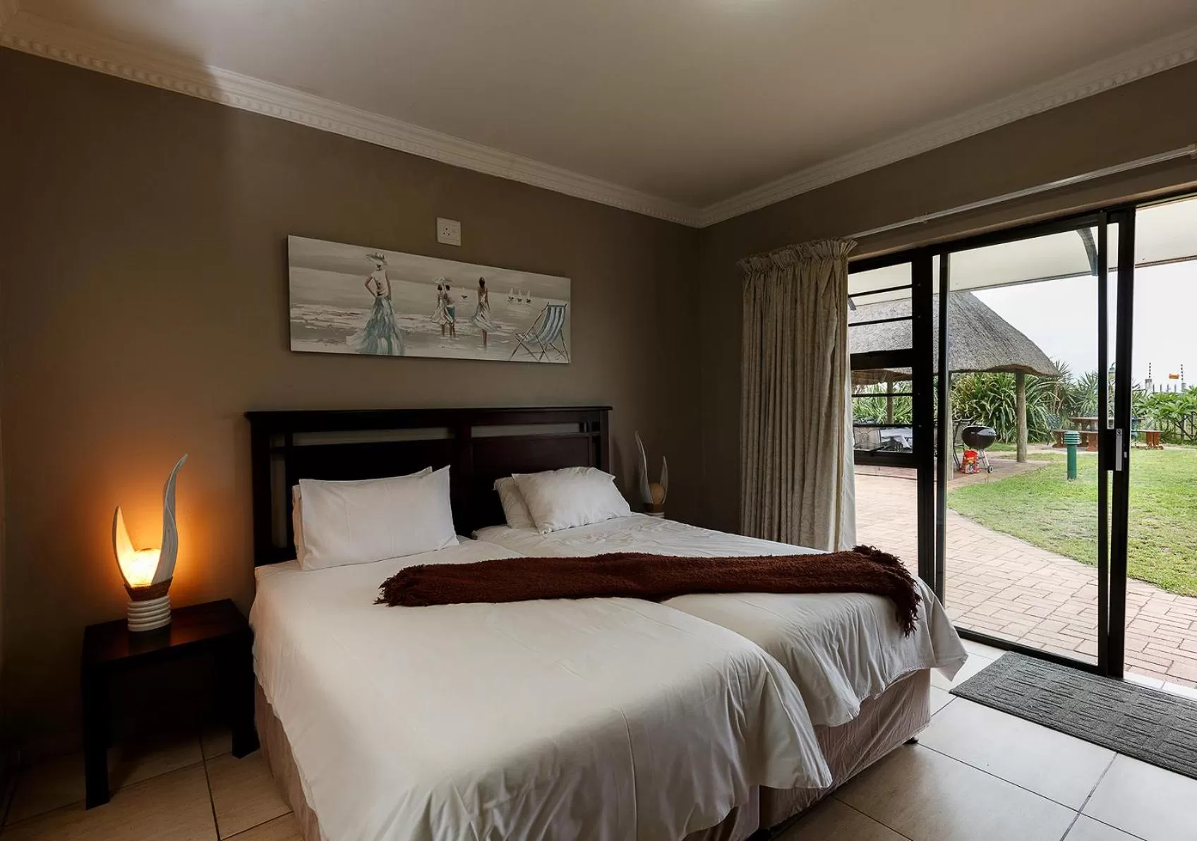 Bed in My Den Beachfront B&B and Self-Catering