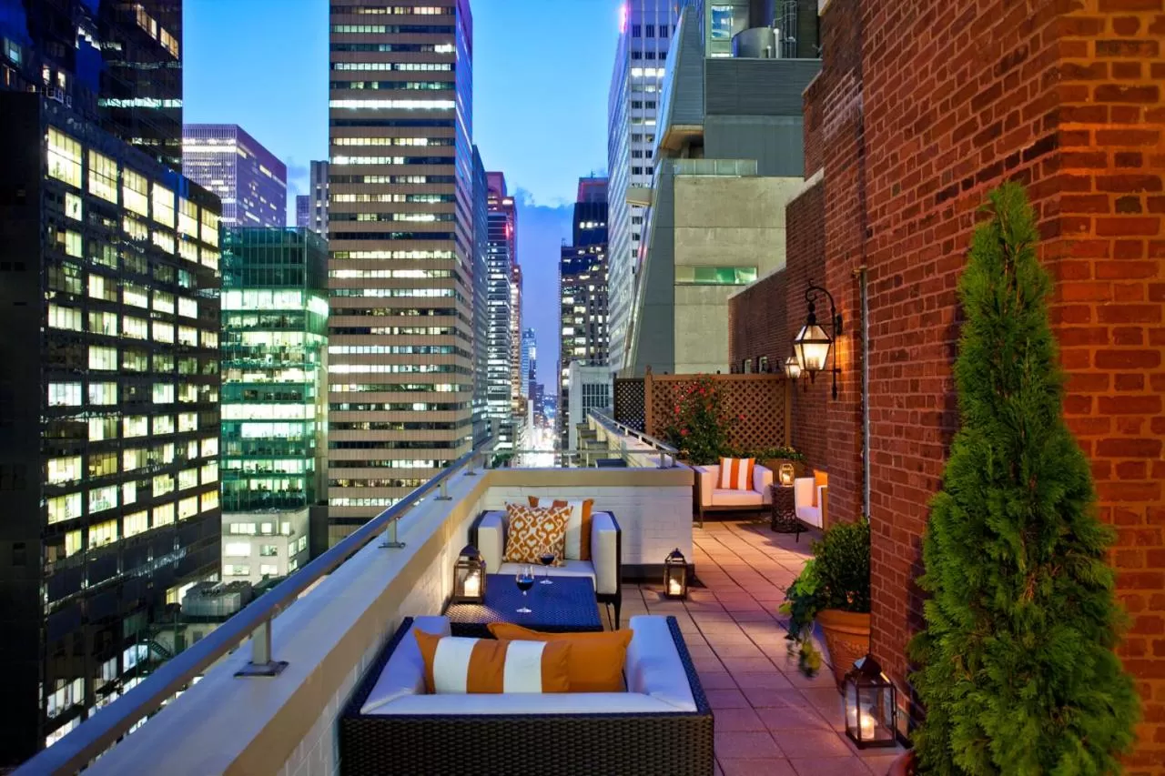 Patio in Omni Berkshire Place