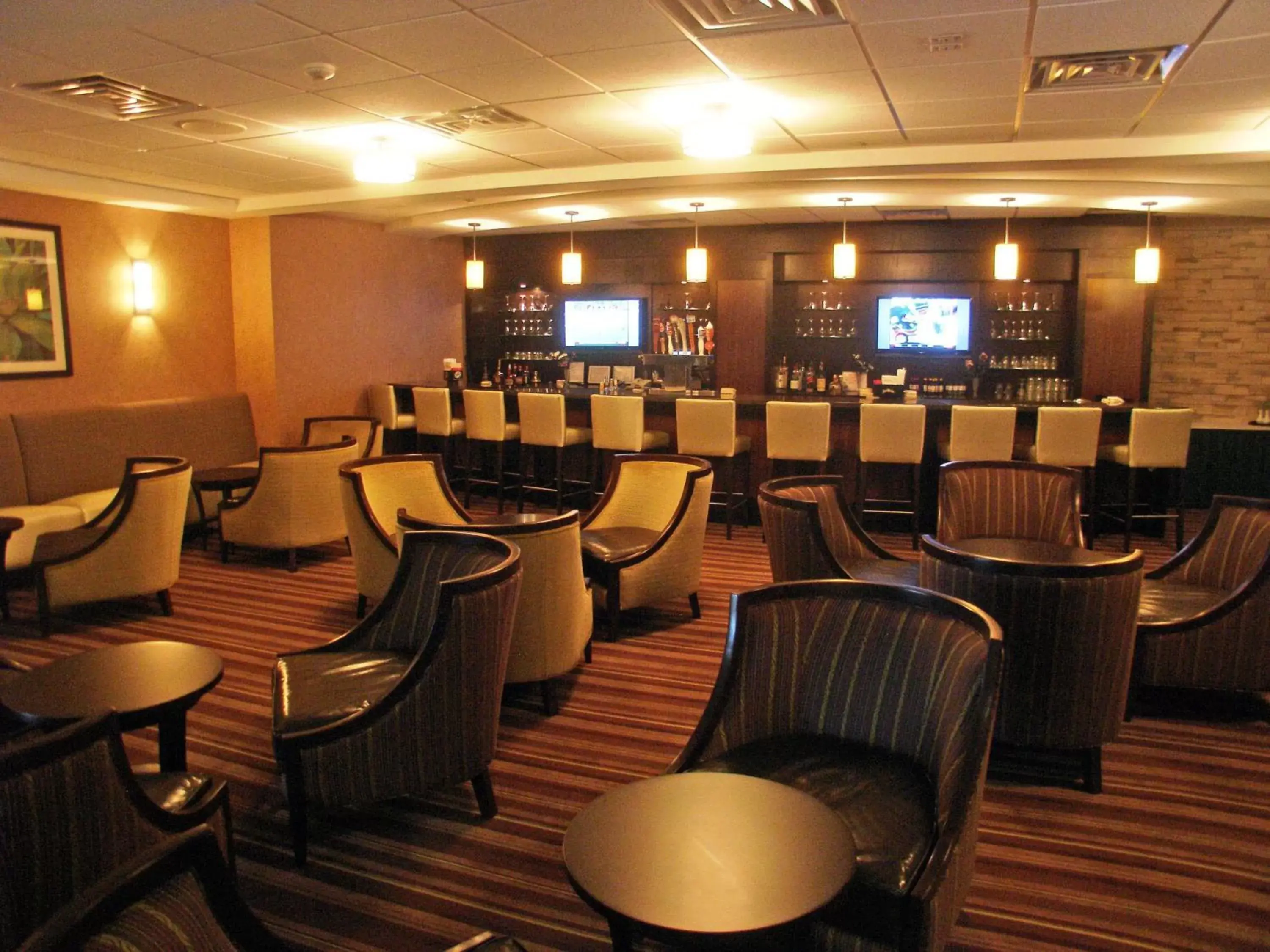 Lounge or bar in Armoni Inn & Suites