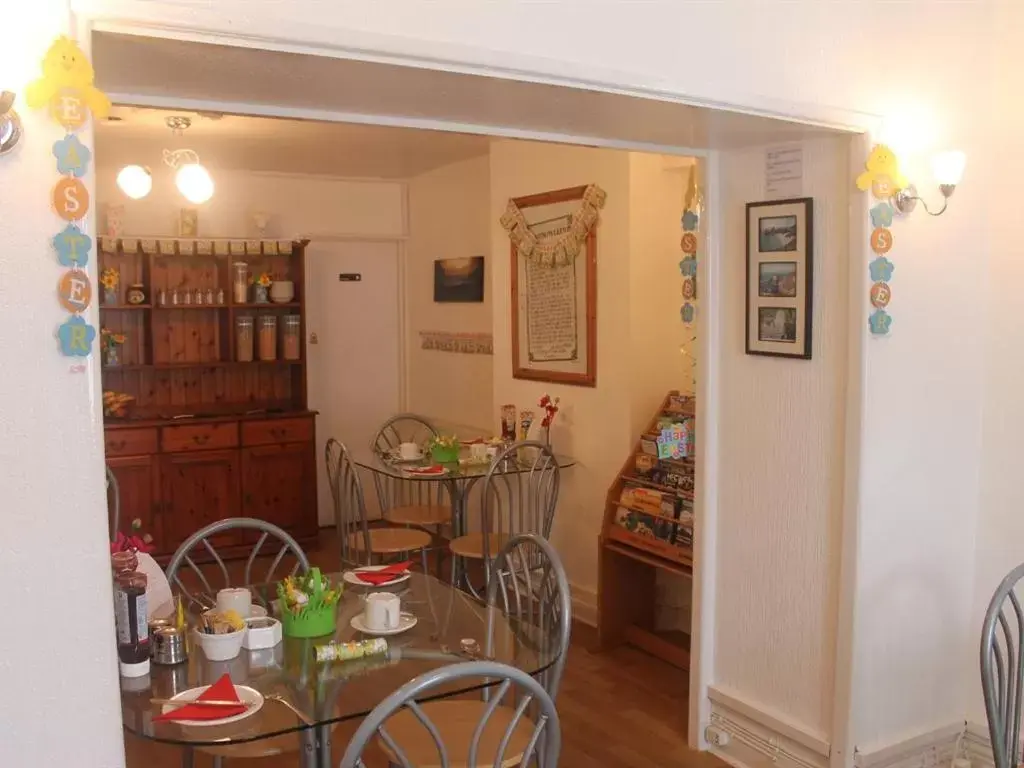 Dining area, Restaurant/Places to Eat in Carnson House