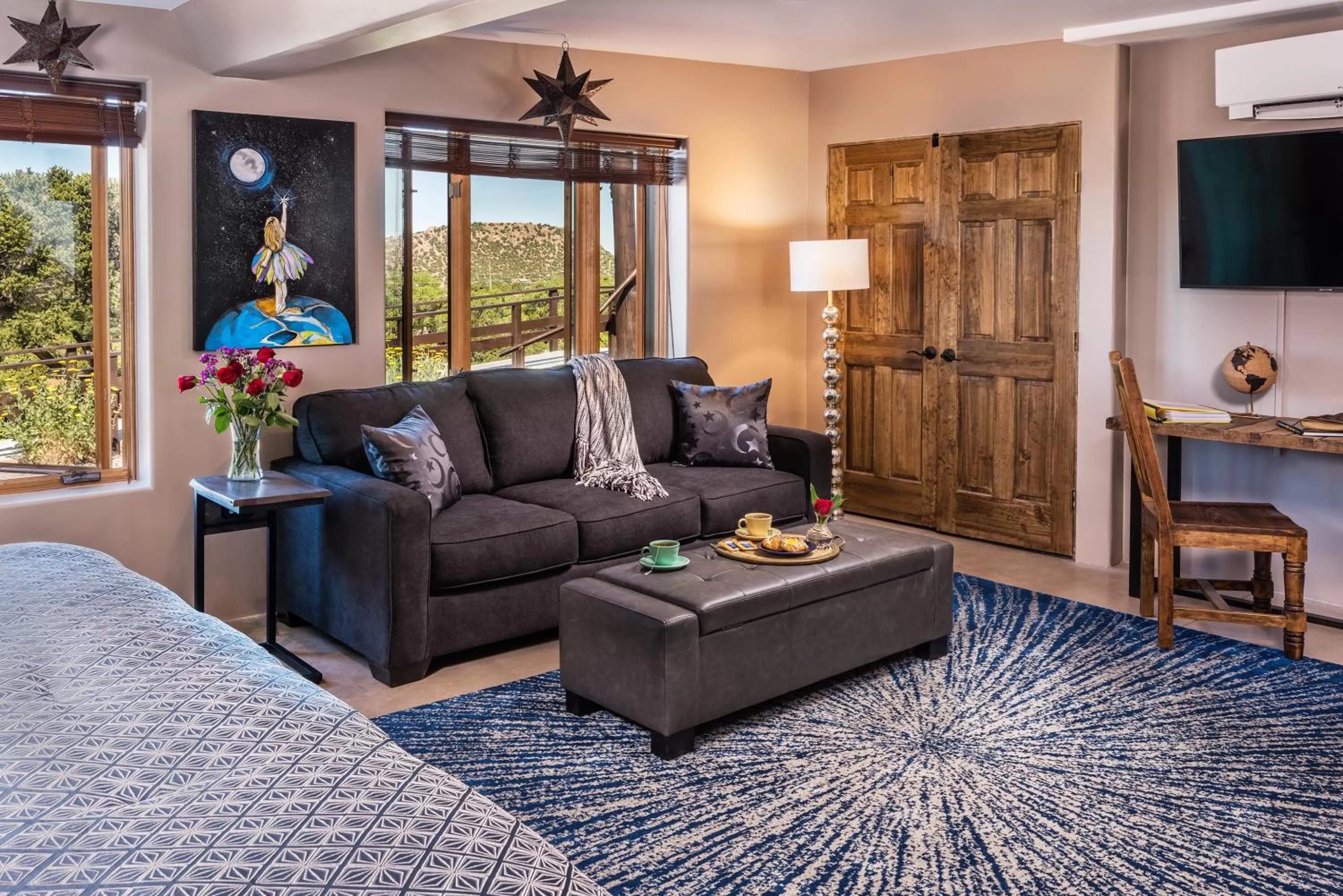Living room, Seating Area in Bobcat Inn