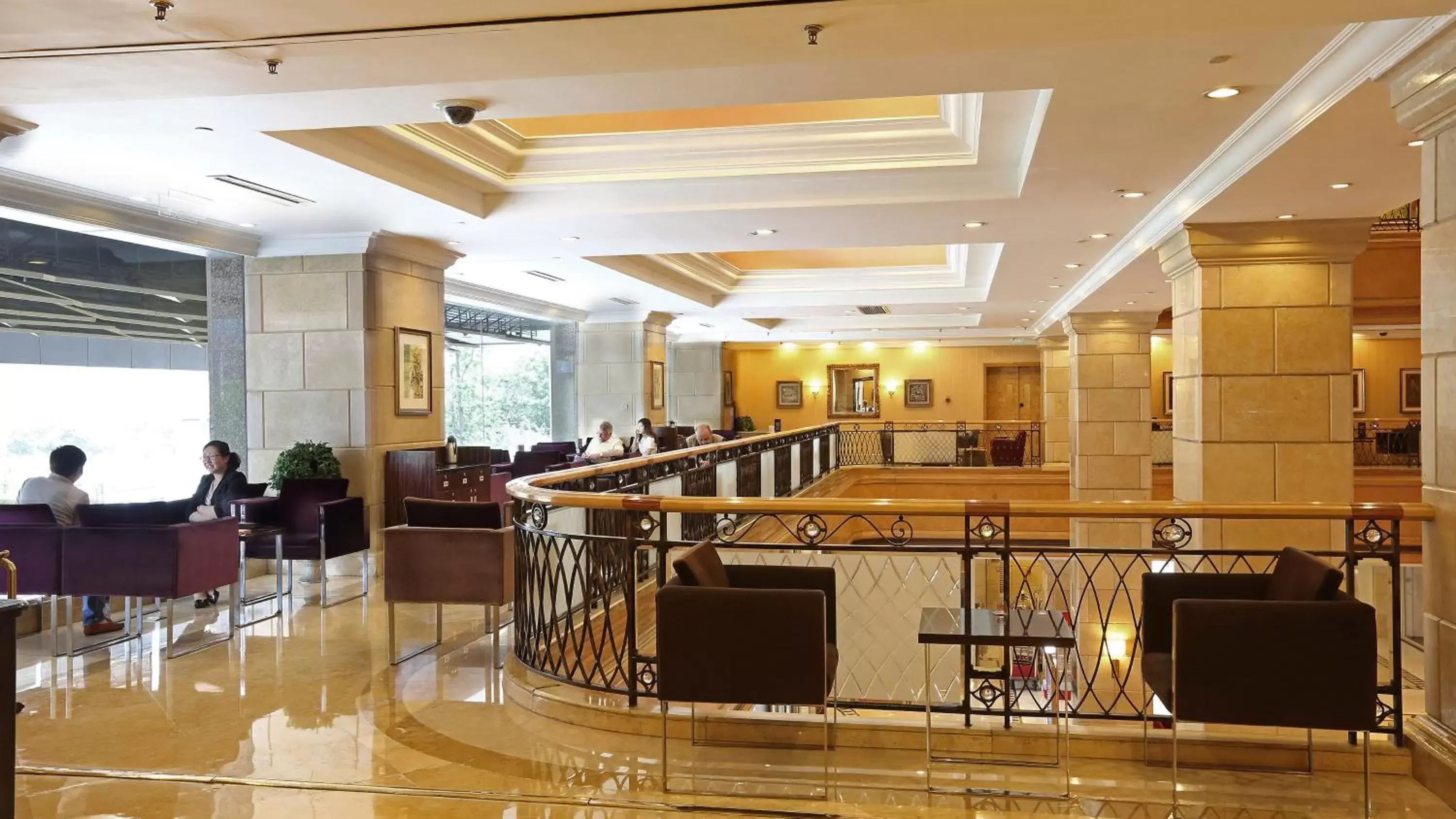 Property building, Lobby/Reception in Crowne Plaza Qingdao, an IHG Hotel