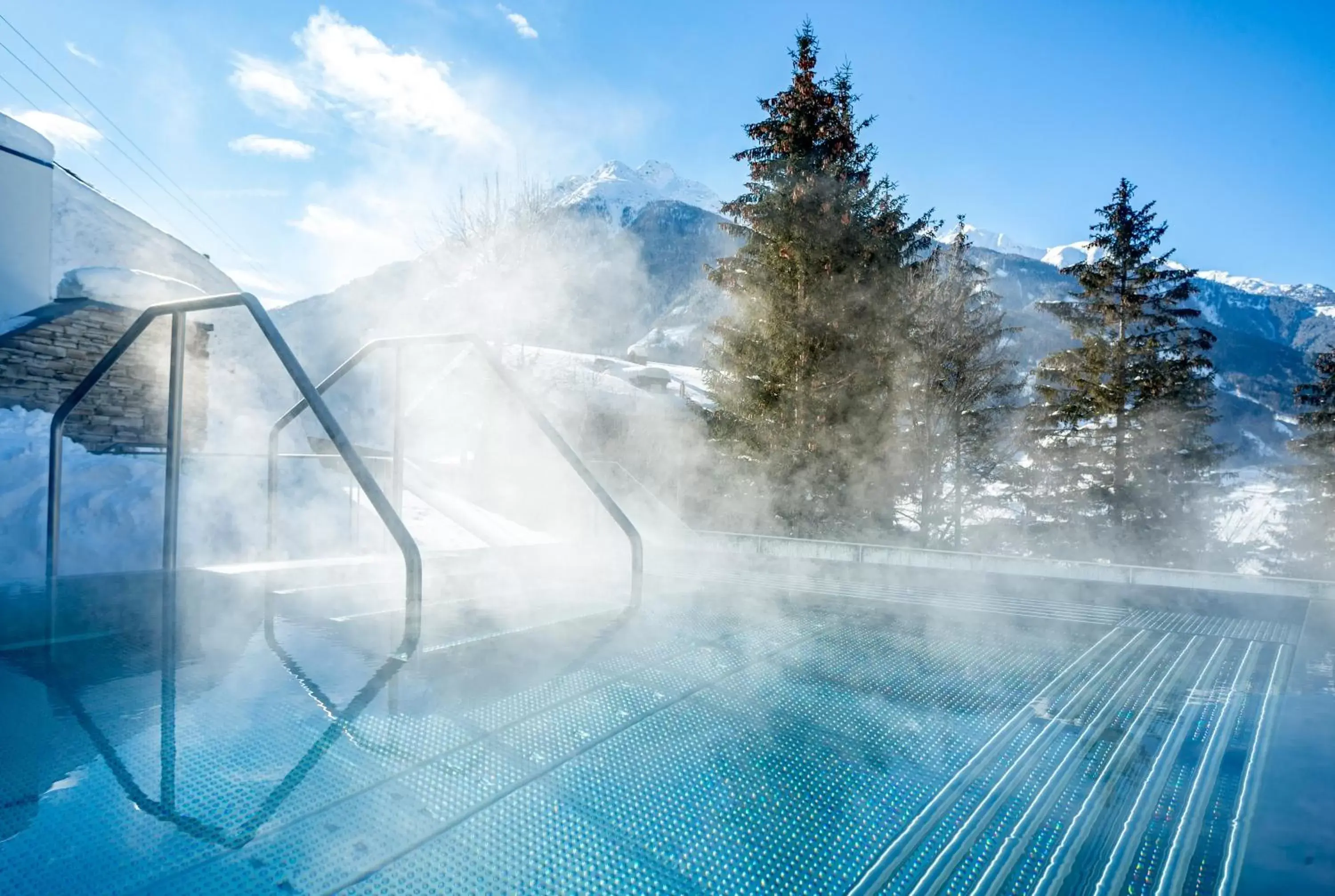 Swimming Pool in Hotel Goldried