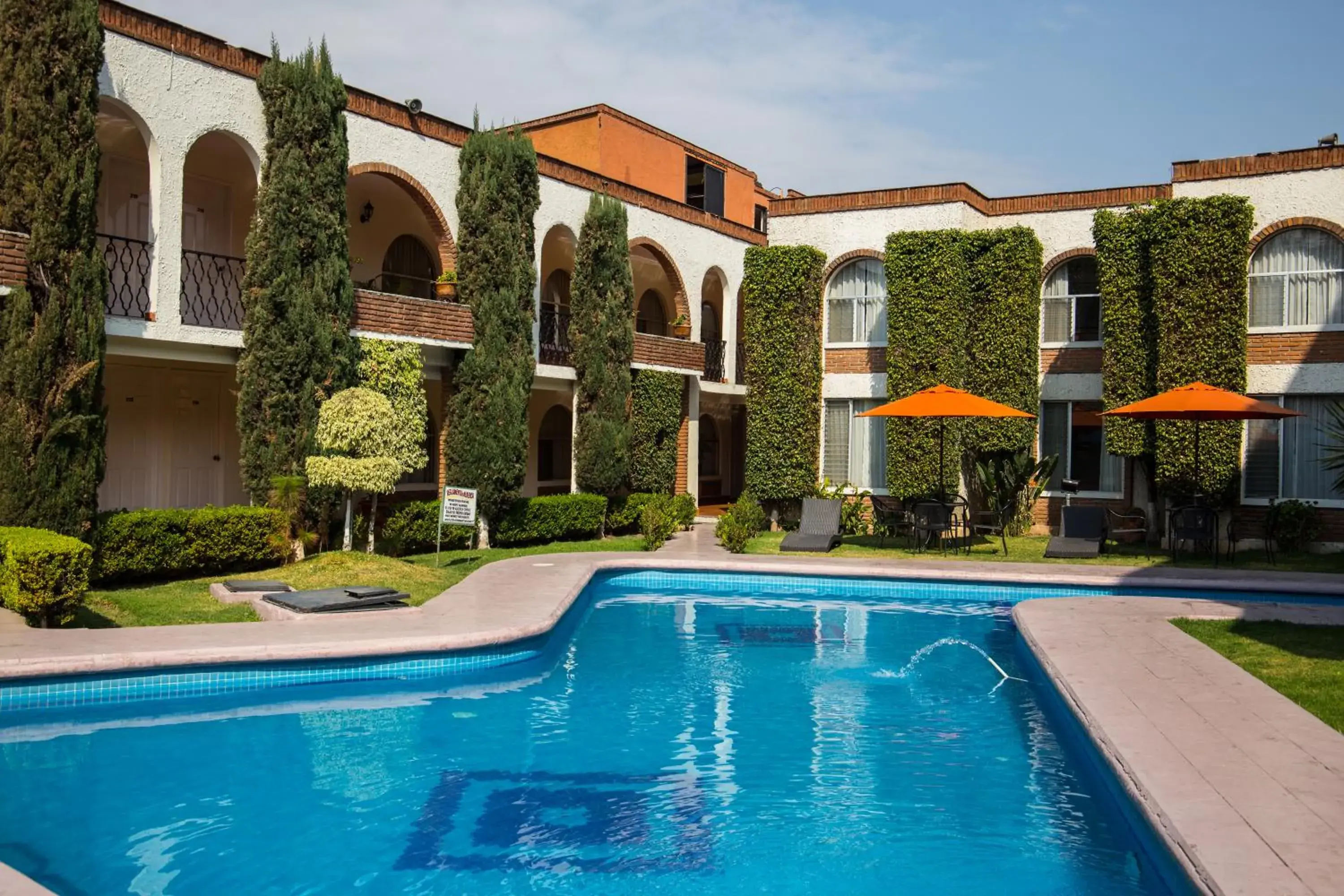 Property Building in Hotel & Suites Villa del Sol