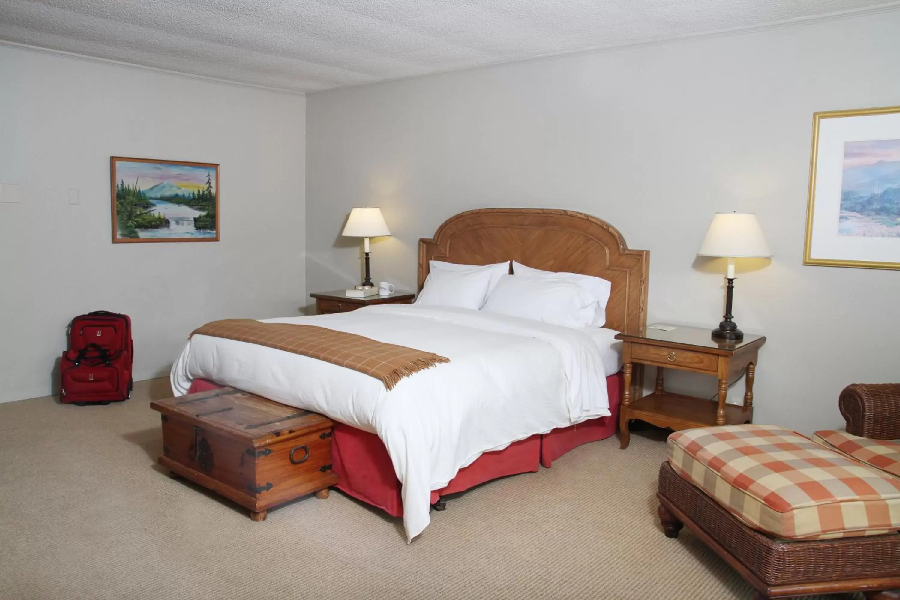 Photo of the whole room, Bed in The Lodge at Riverside Photo of the whole room, Bed in The Lodge at Riverside