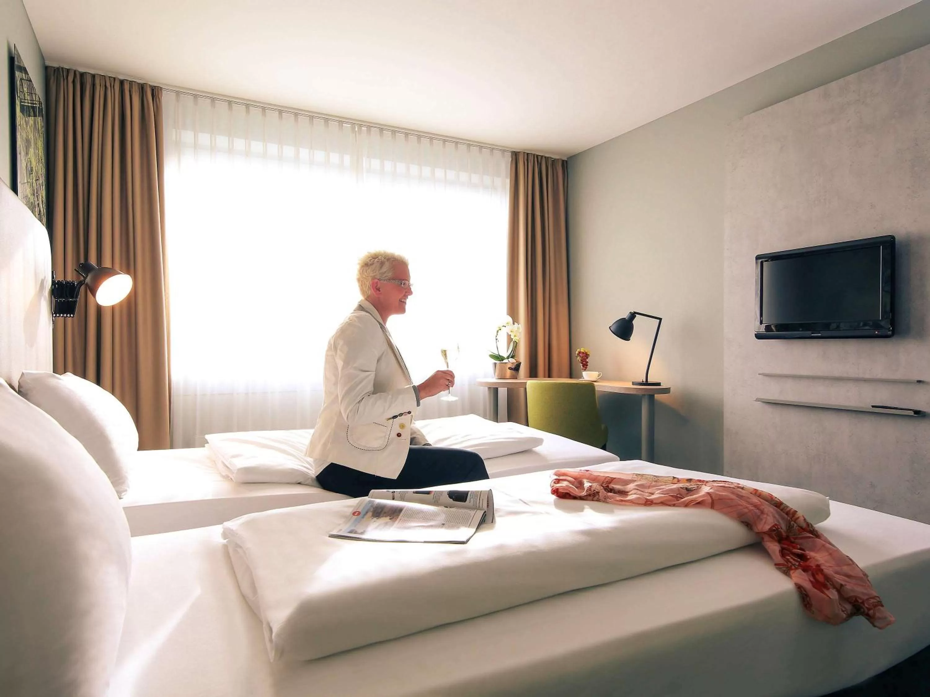 Photo of the whole room, Bed in Mercure Hotel Plaza Essen