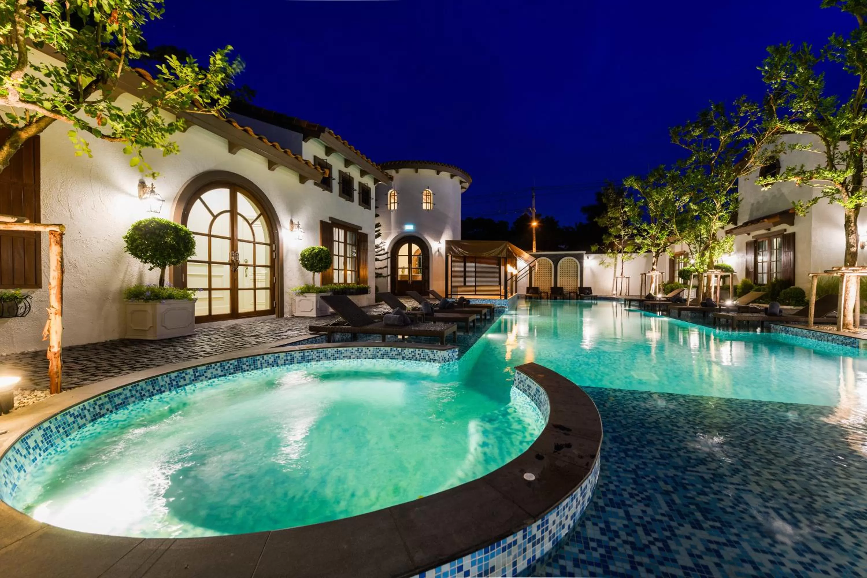 Swimming pool in Villa Seville