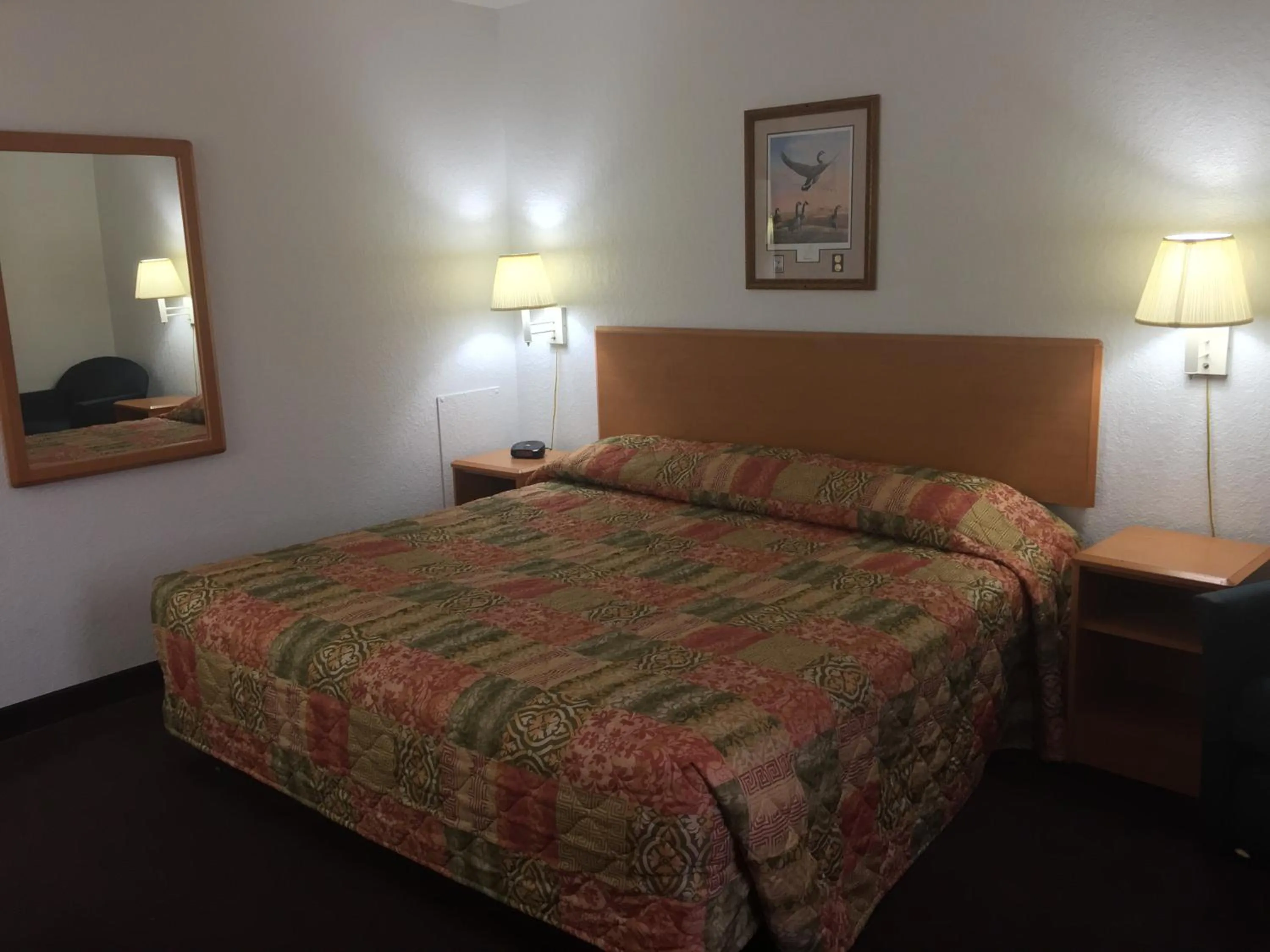 King Room - Non-Smoking in Americas Best Value Inn Grand Forks