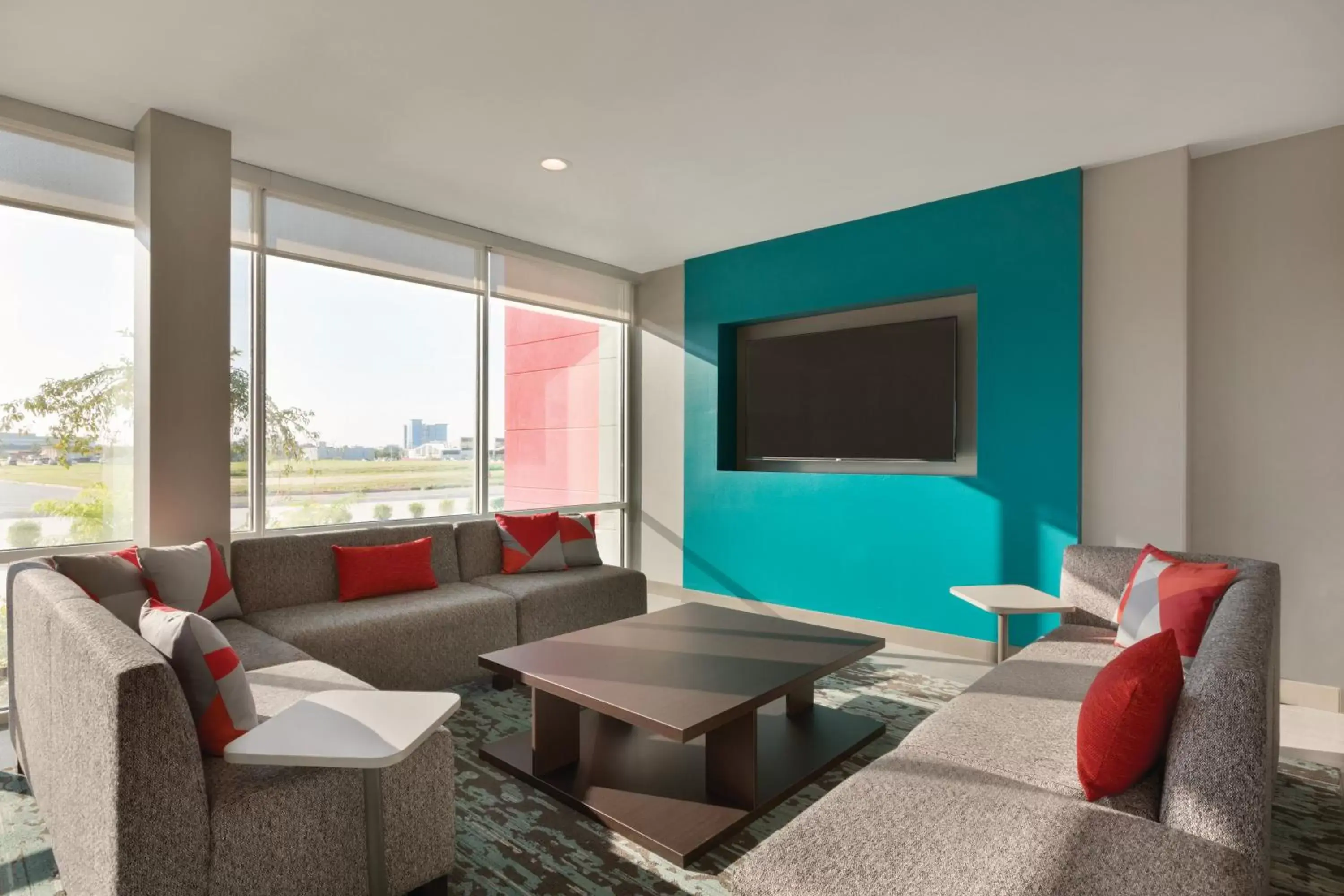 Seating Area in avid hotel Augusta W - Grovetown, an IHG Hotel