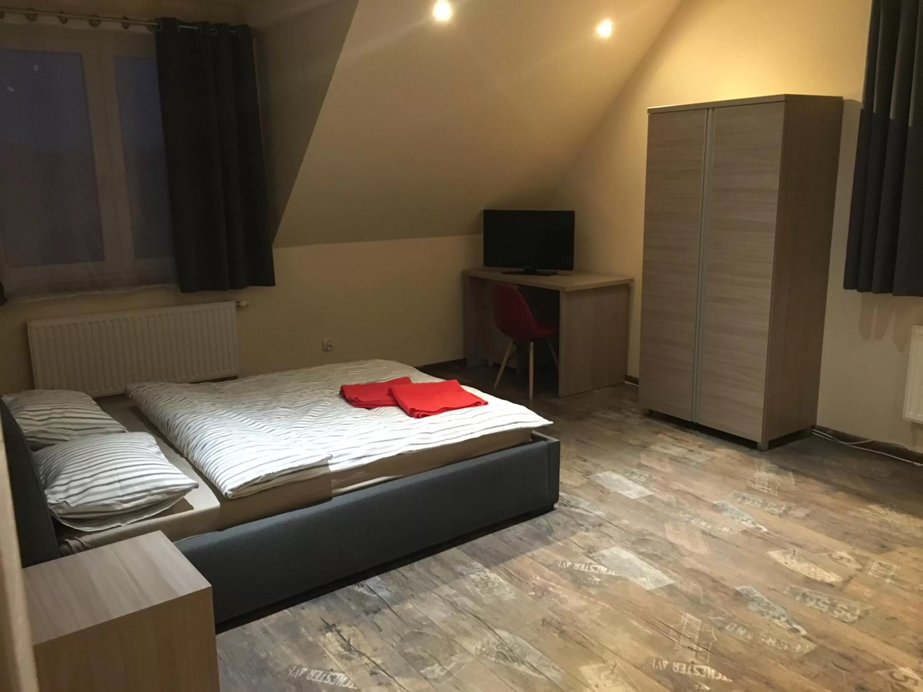 Bedroom, Bed in dask resort