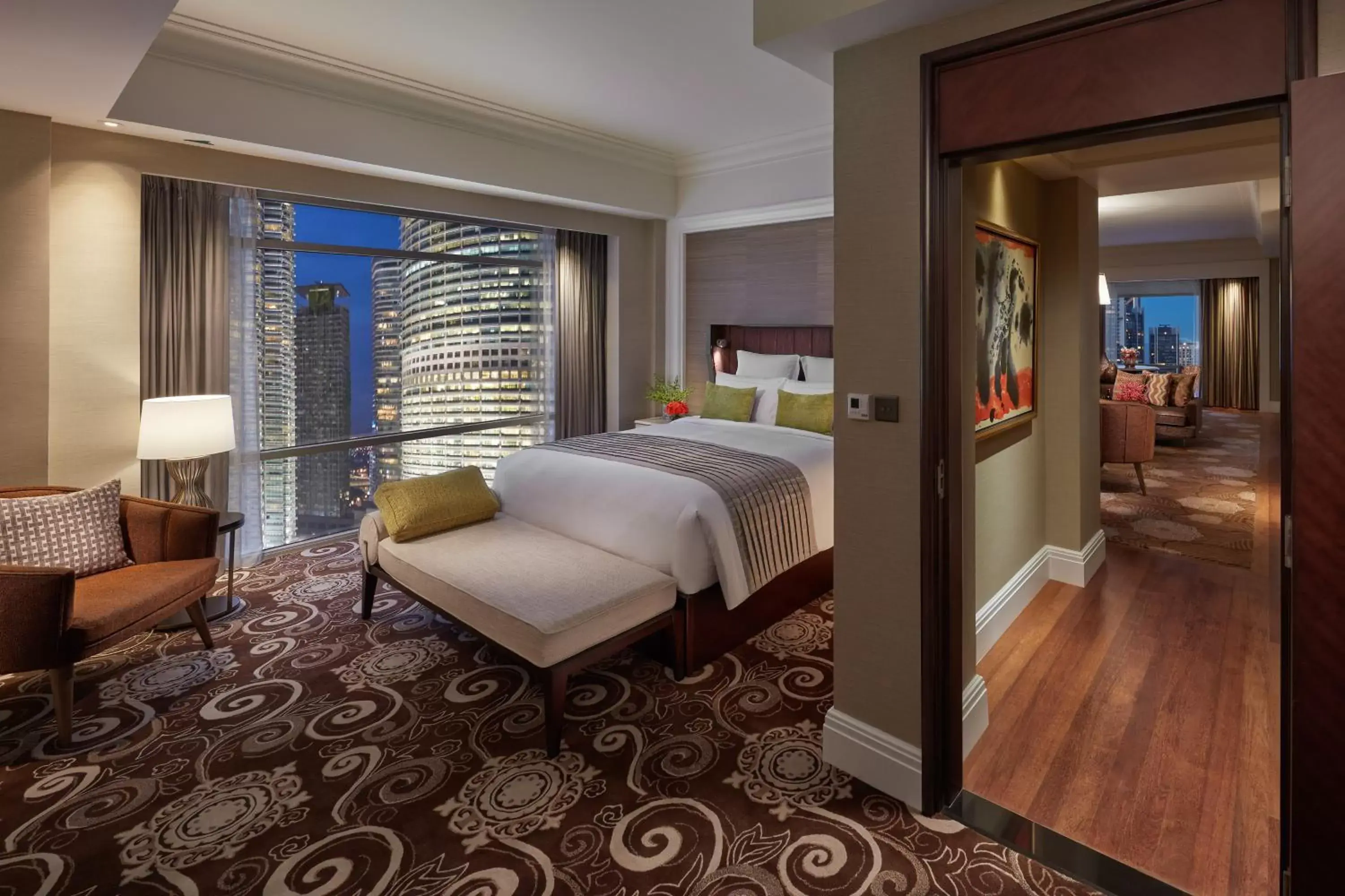 Bed in Mandarin Oriental, Kuala Lumpur