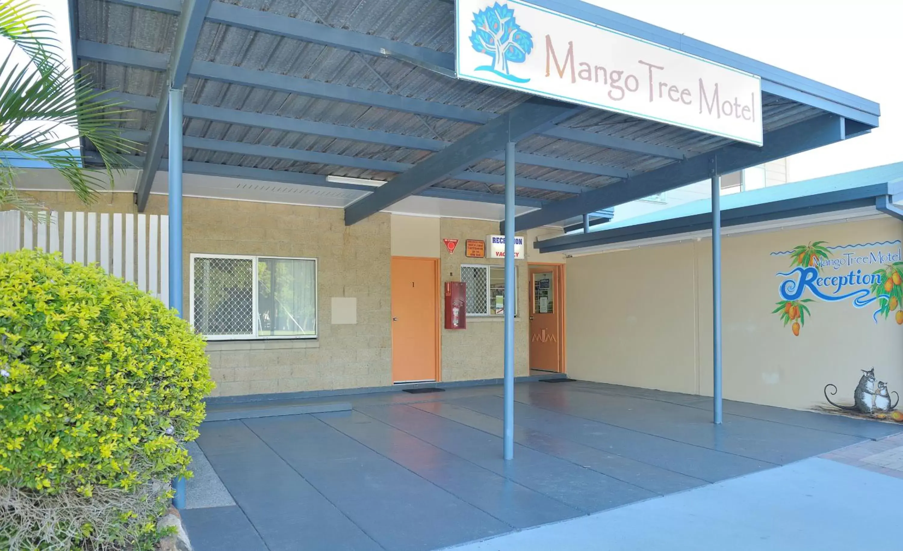 Facade/entrance in Mango Tree Motel