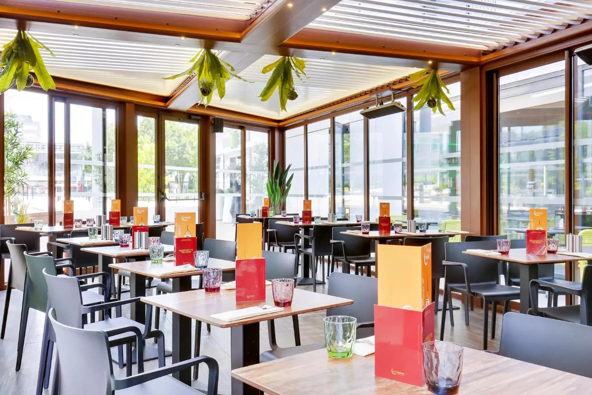 Patio, Restaurant/Places to Eat in ibis Styles Paris Charles de Gaulle Airport