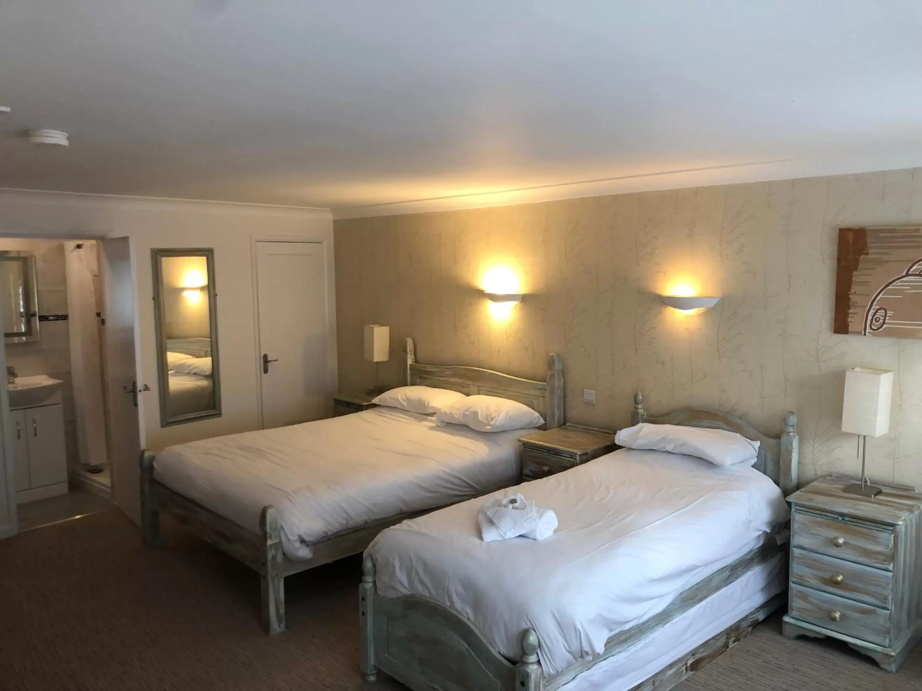 Triple Room - single occupancy in The Willow House Triple Room - single occupancy in The Willow House