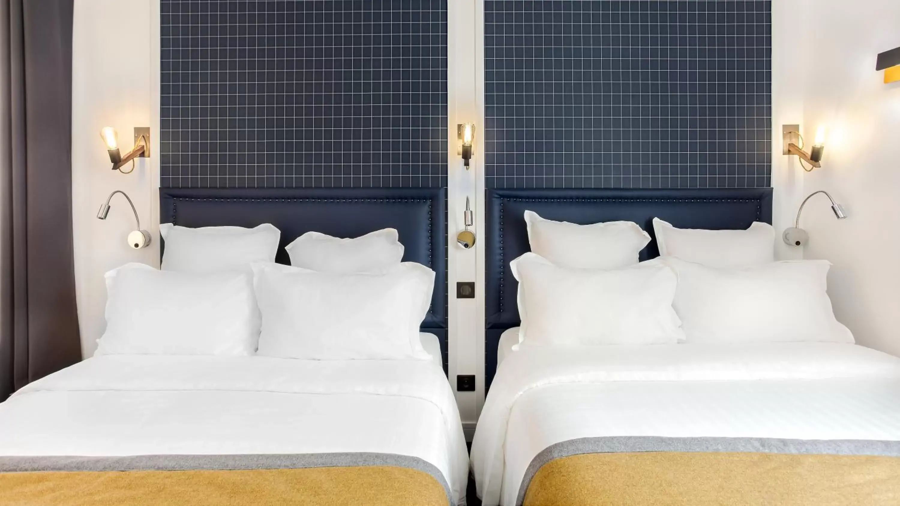 Bed in Hôtel Clarisse