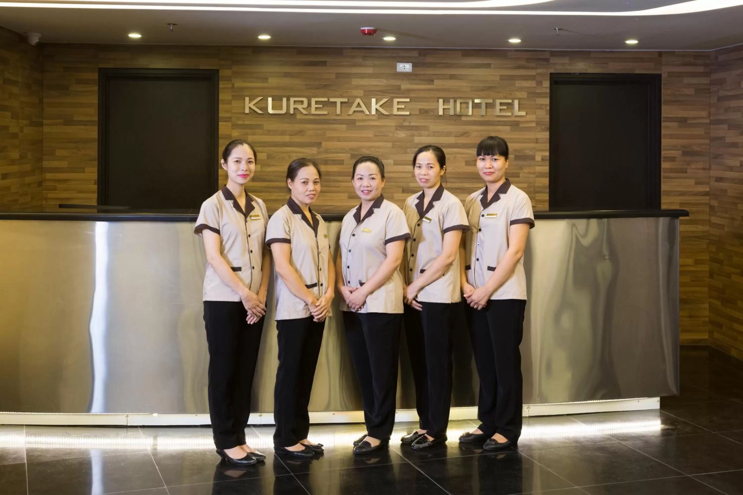 Staff in Kuretake Inn Kim Ma 132