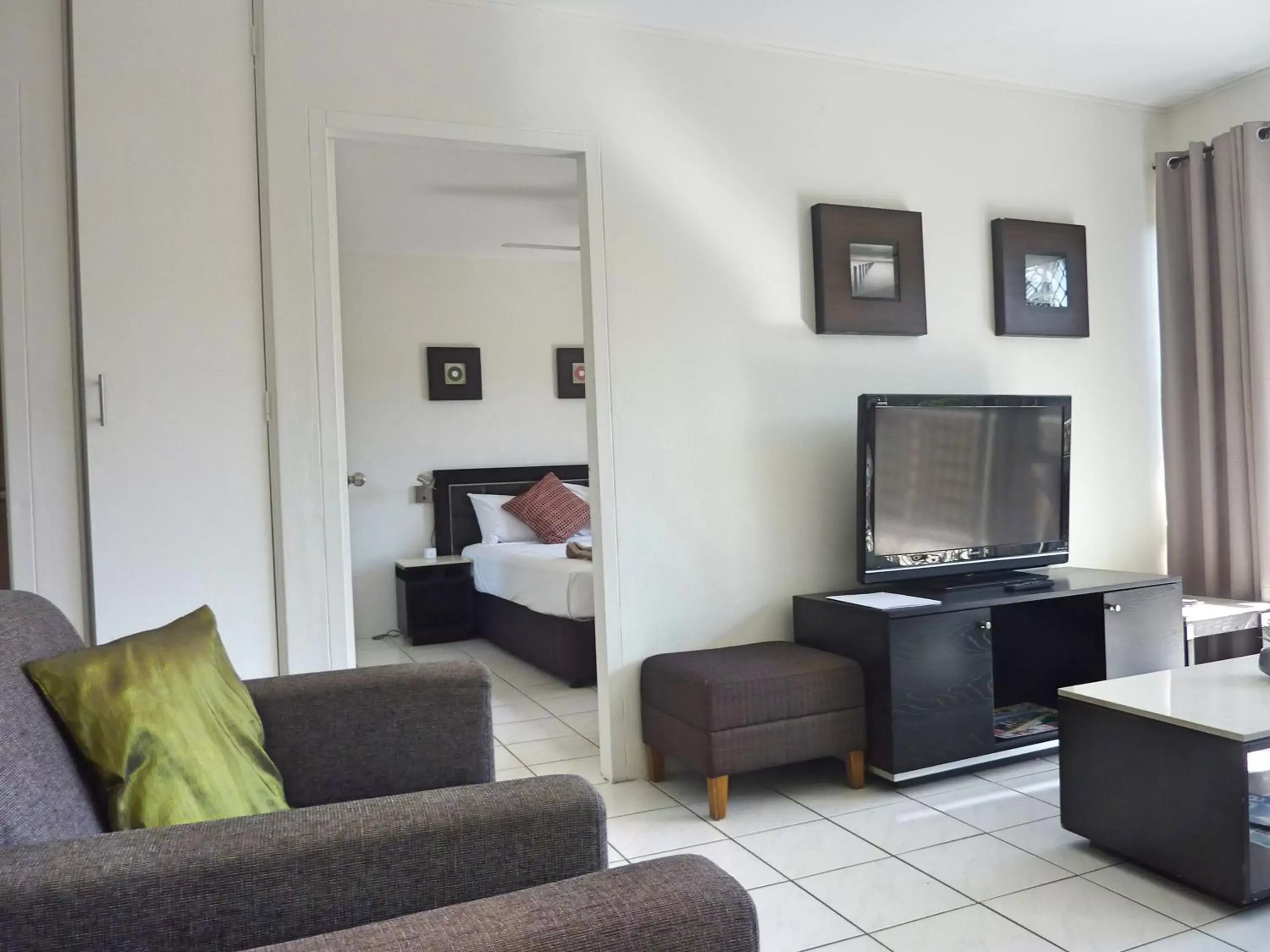 TV and multimedia, Seating Area in Jadran Motel & El Jays Holiday Lodge