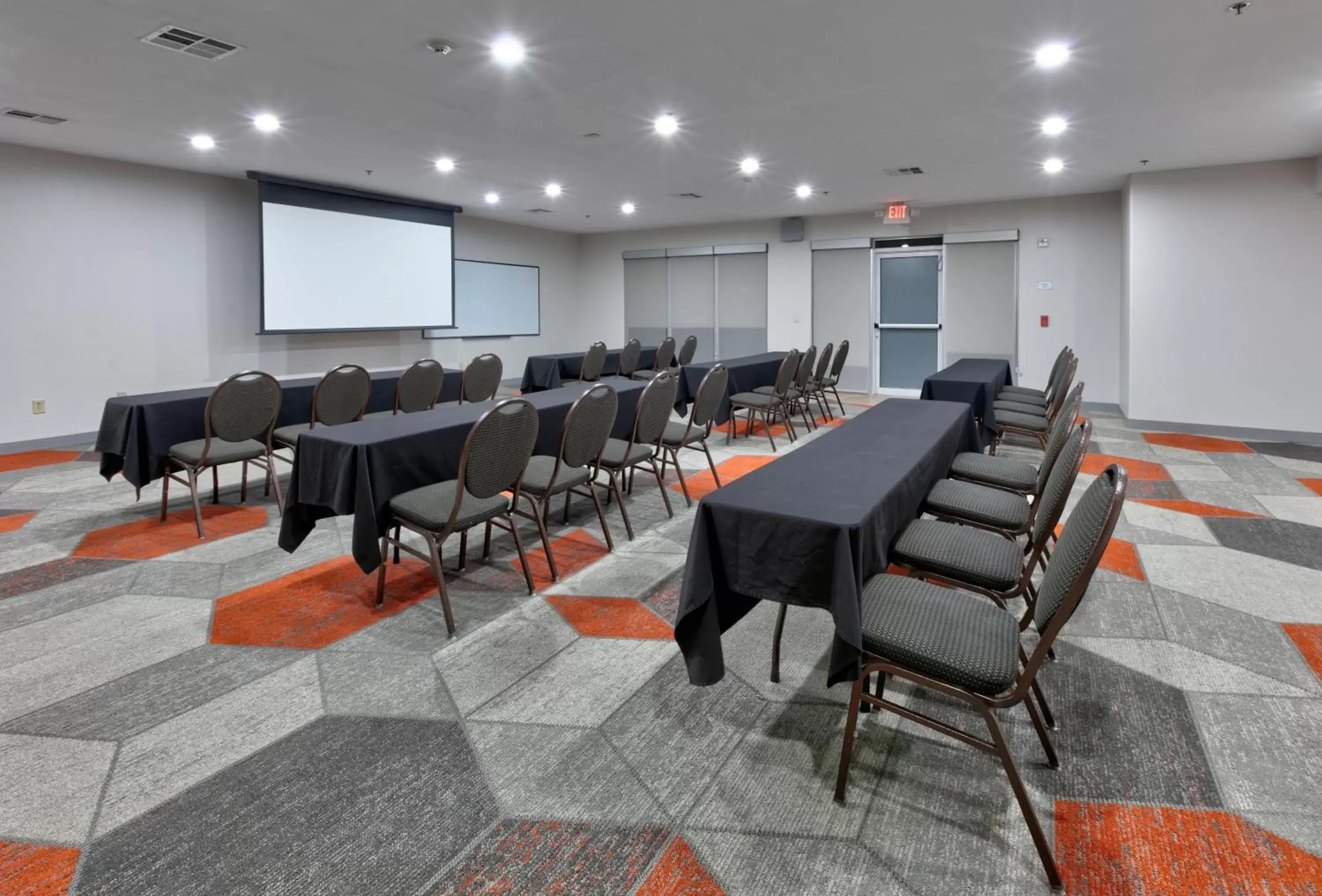 Meeting/conference room in Comfort Suites Arlington - Entertainment District