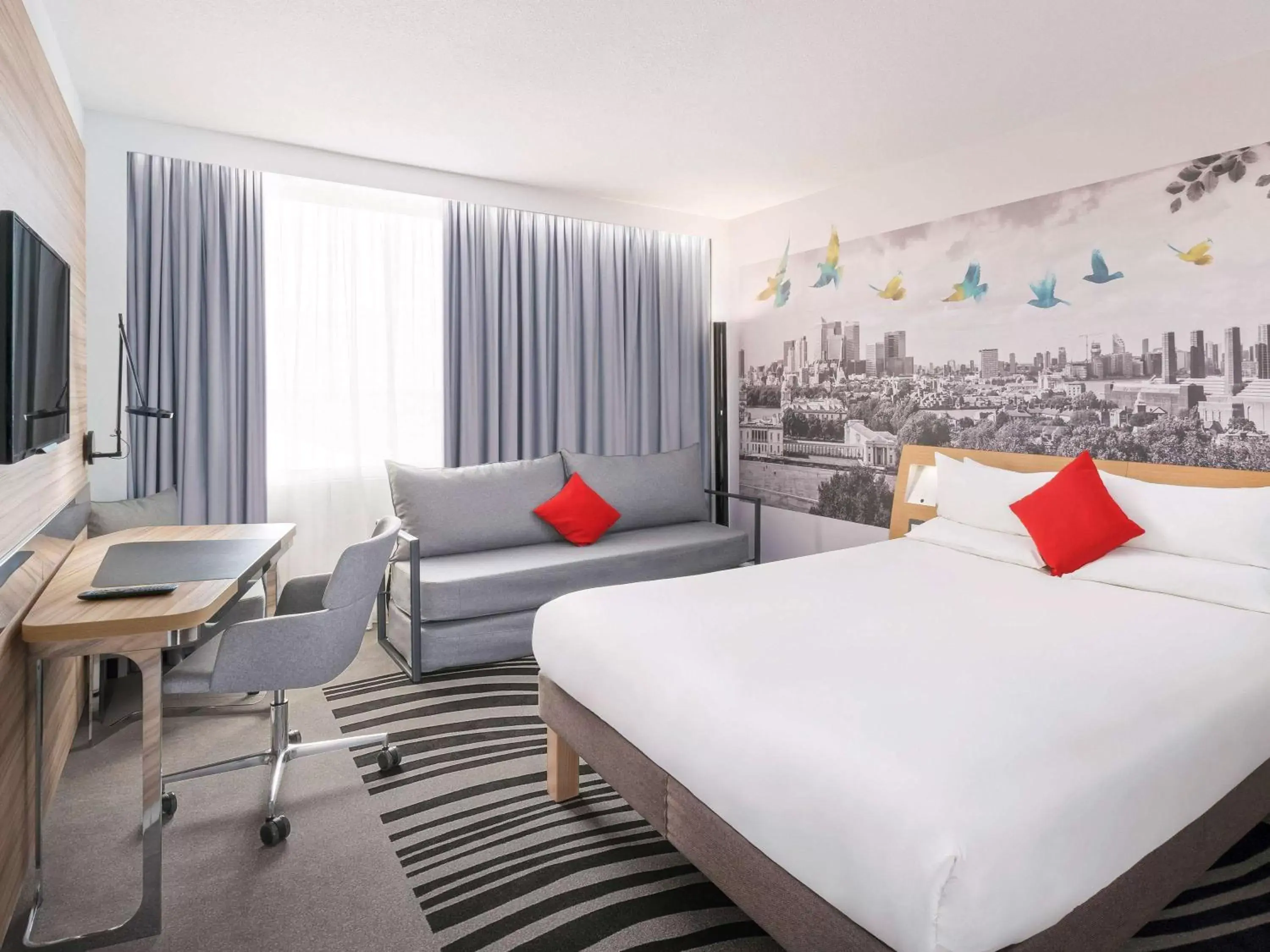 Photo of the whole room, Bed in Novotel London Excel