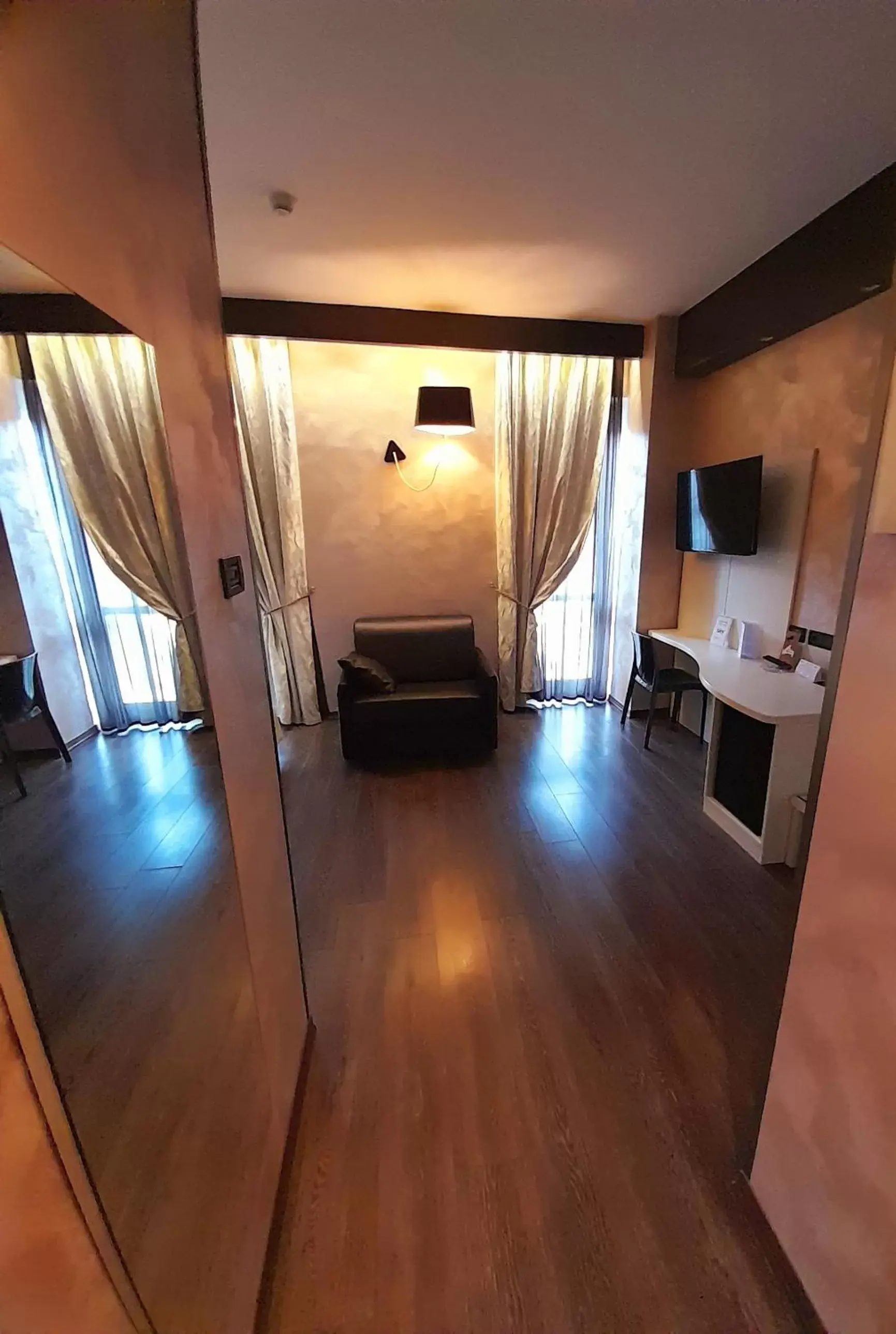 View (from property/room), Bed in Hotel Continental View (from property/room), Bed in Hotel Continental