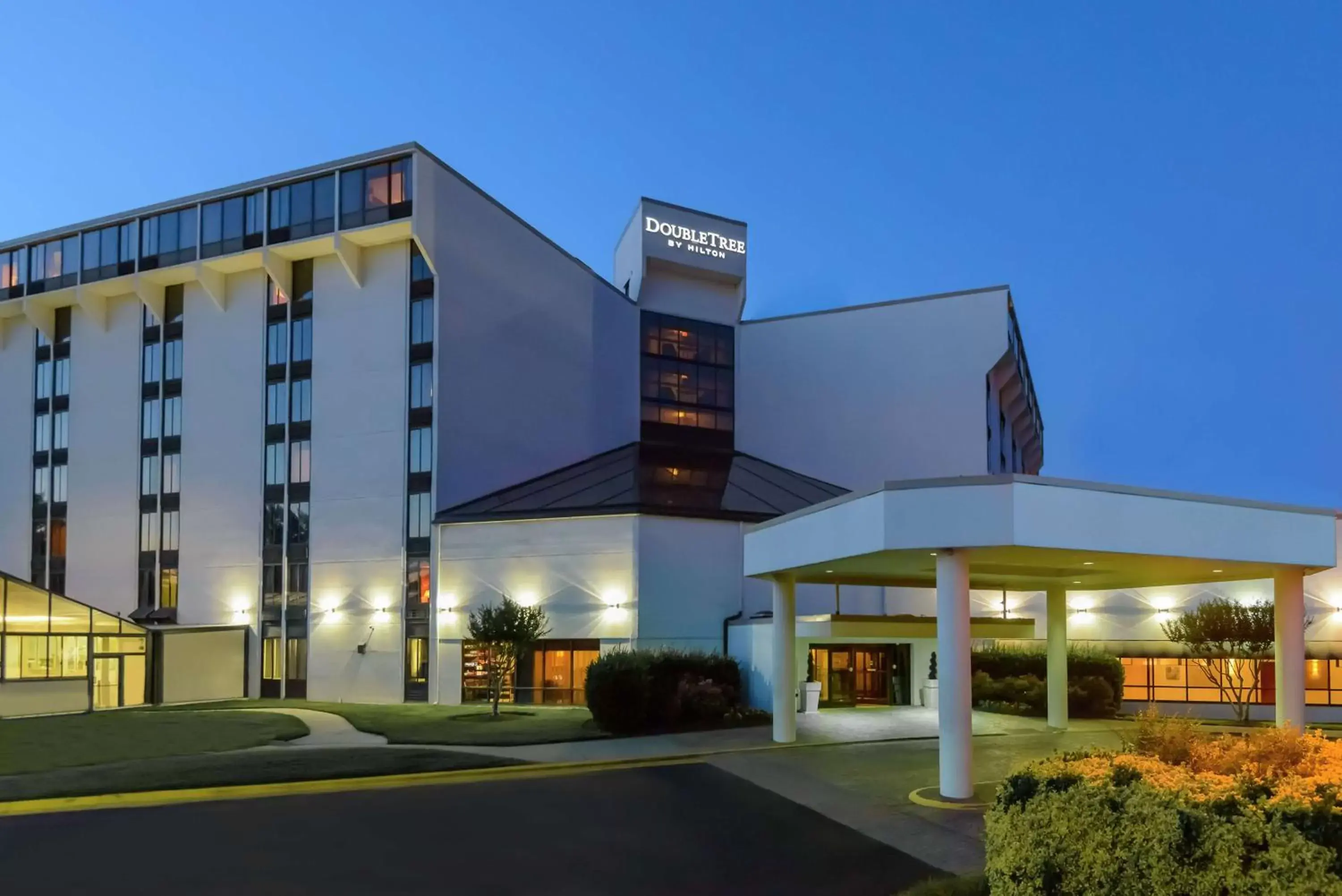 Property Building in DoubleTree by Hilton Hotel Richmond - Midlothian